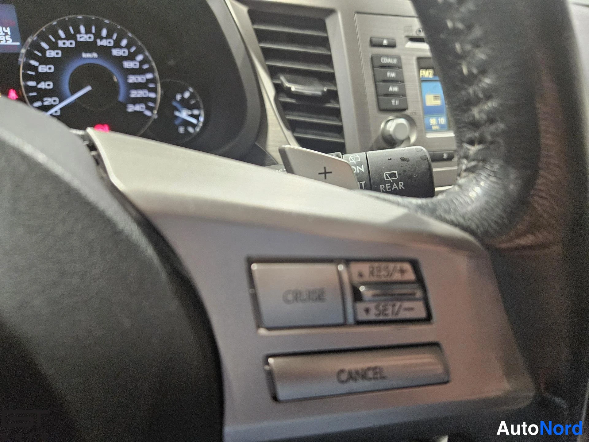 Red Subaru Outback 2013, detail, photo 24