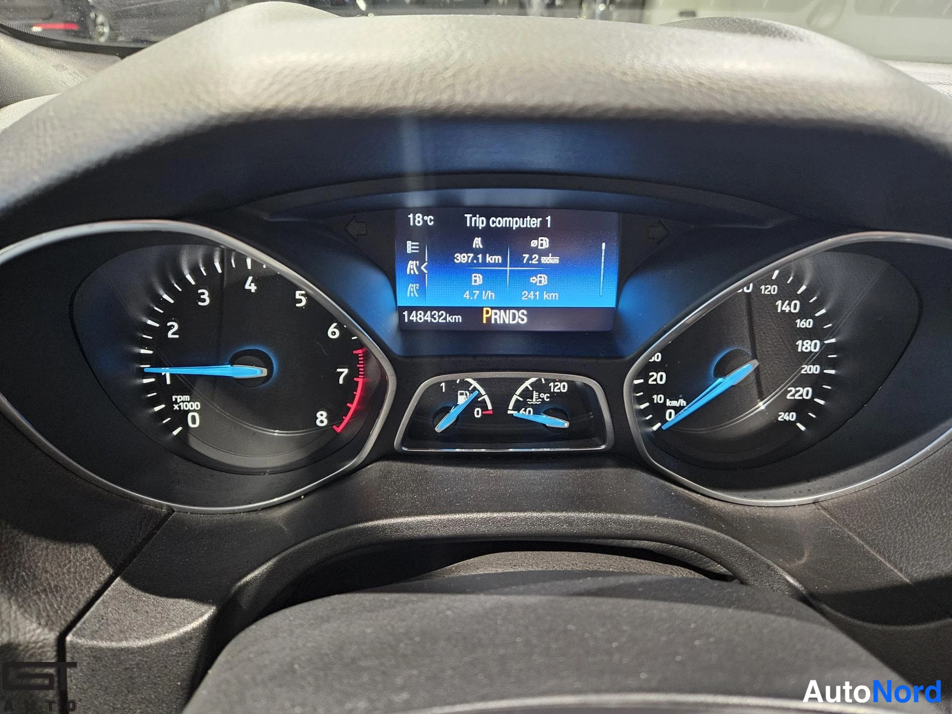 Valkoinen Ford Focus 2017, yksityiskohta, kuva 19