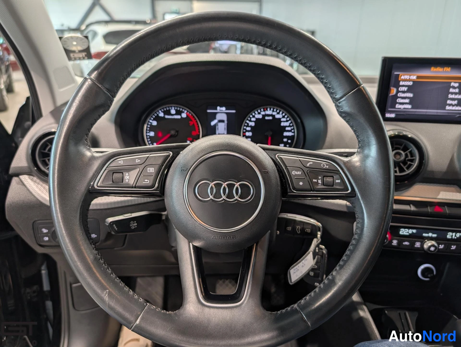 Musta Audi Q2 2017, yksityiskohta, kuva 16