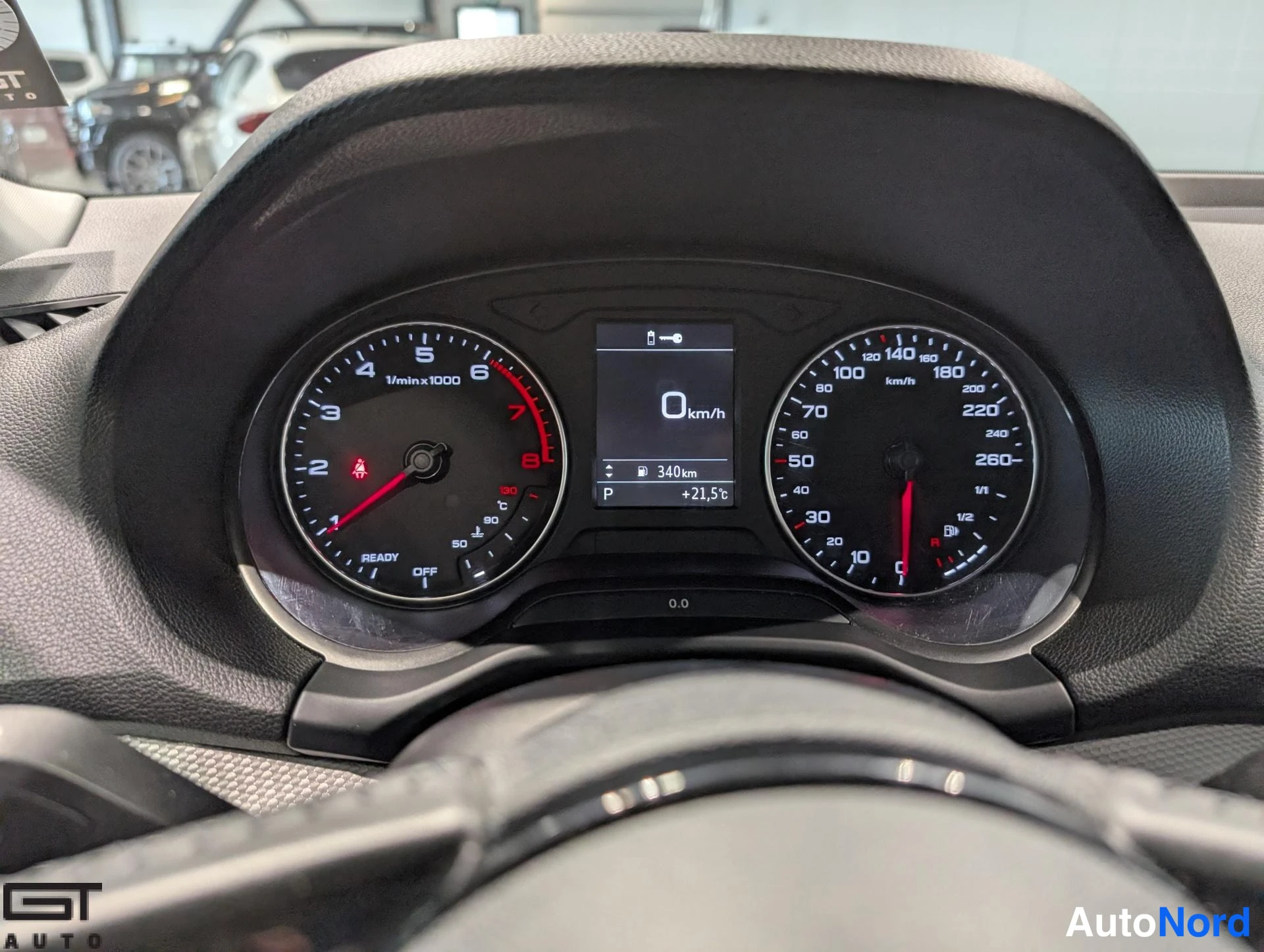 Musta Audi Q2 2017, yksityiskohta, kuva 18