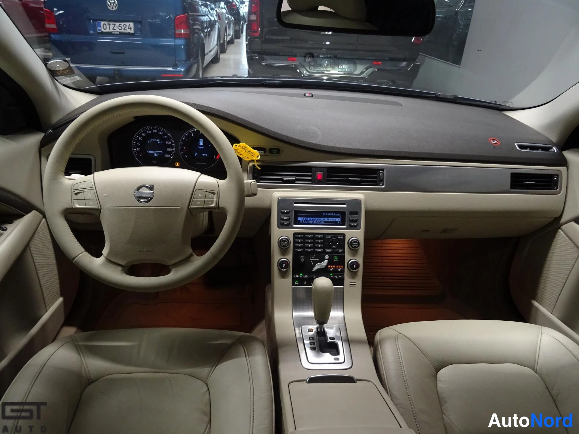 Sininen Volvo S80 2007, ohjaamo, kuva 12