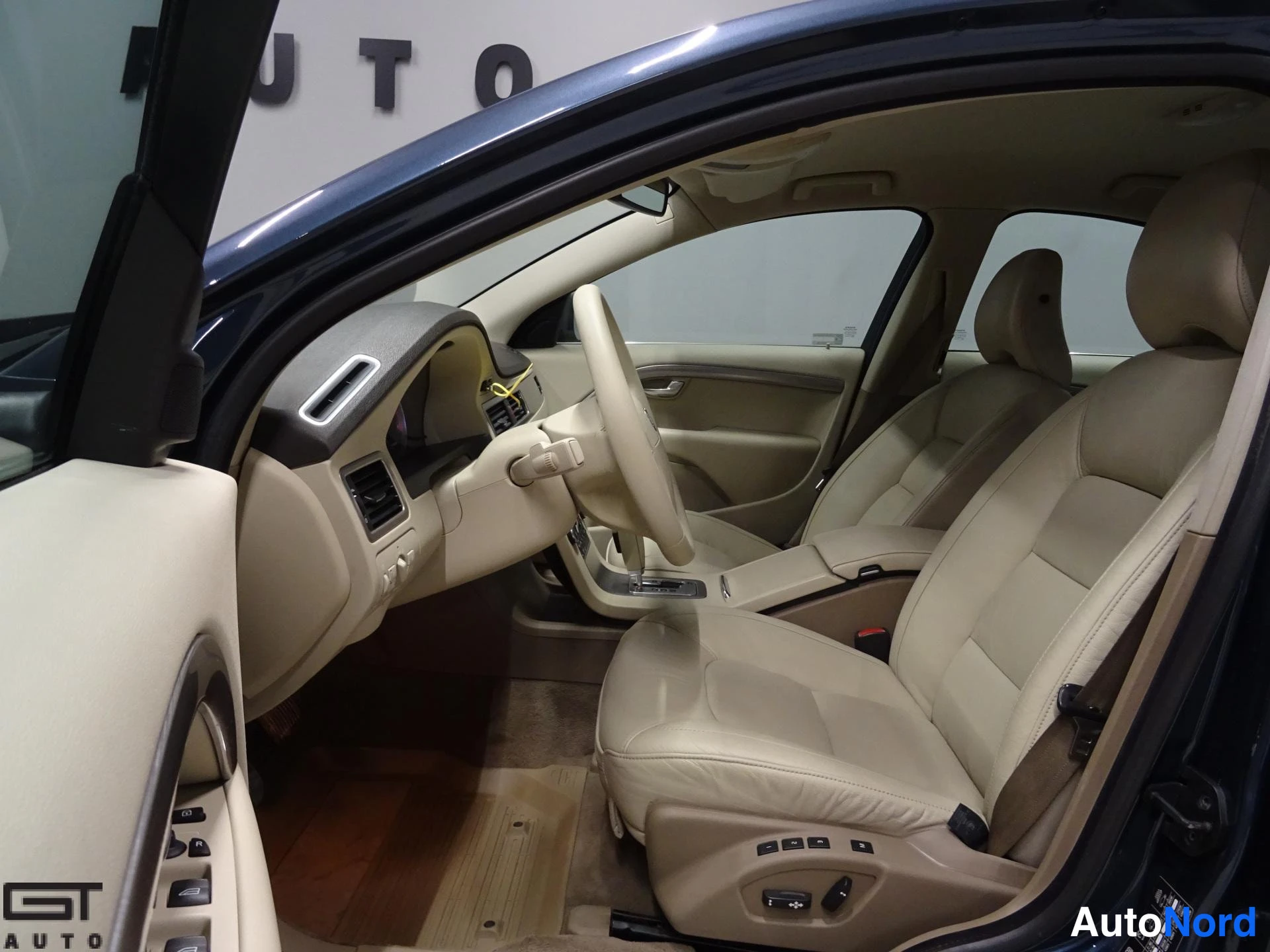 Sininen Volvo S80 2007, etuistuimet, kuva 14