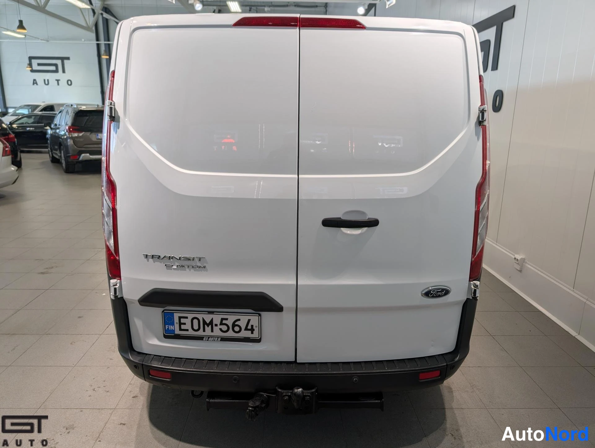 Valkoinen Ford Transit Custom 2017, takaa, kuva 8