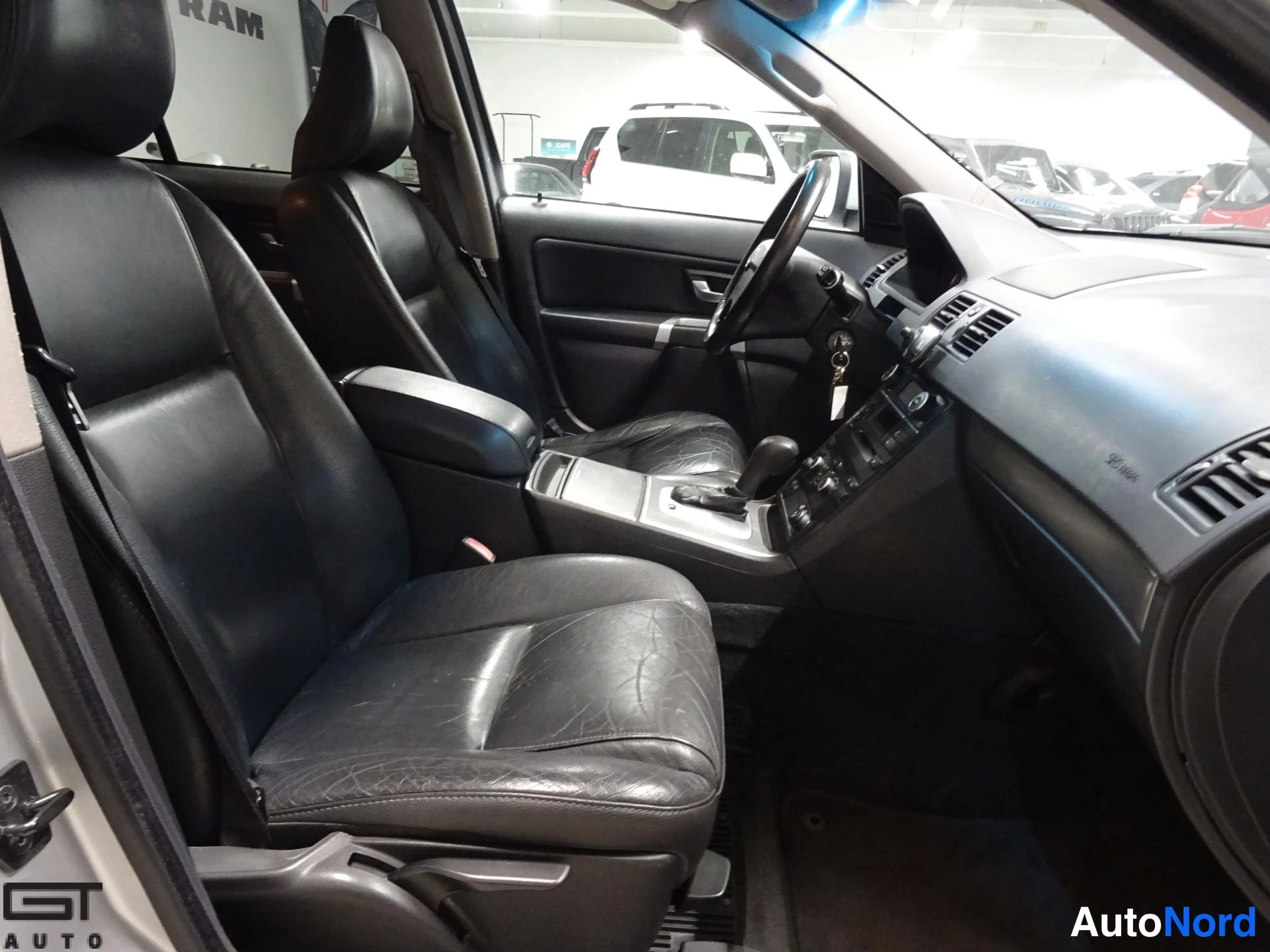 Silver Volvo XC90 2007, front seats, photo 15