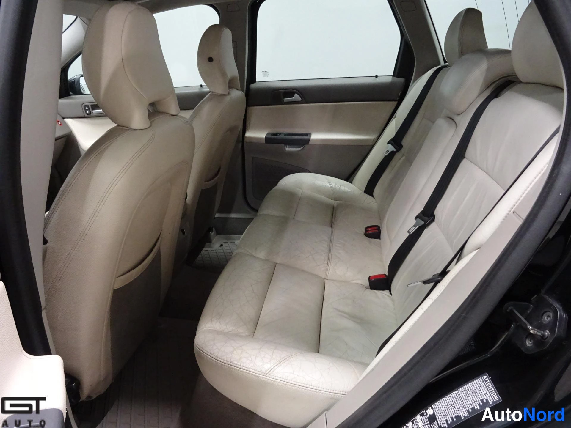 Black Volvo V50 2004, rear seats, photo 15