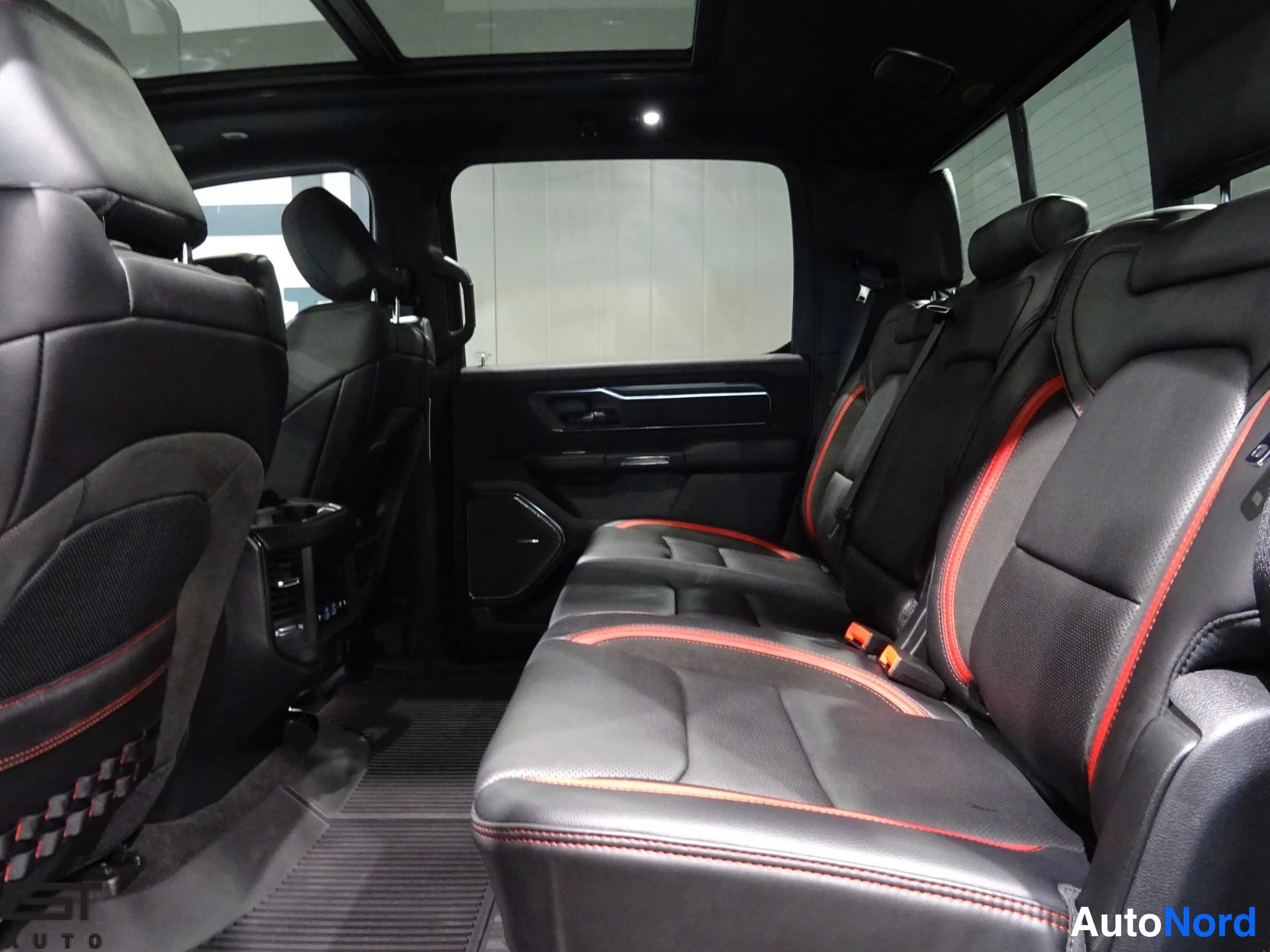 Black Dodge Ram 2021, rear seats, photo 19