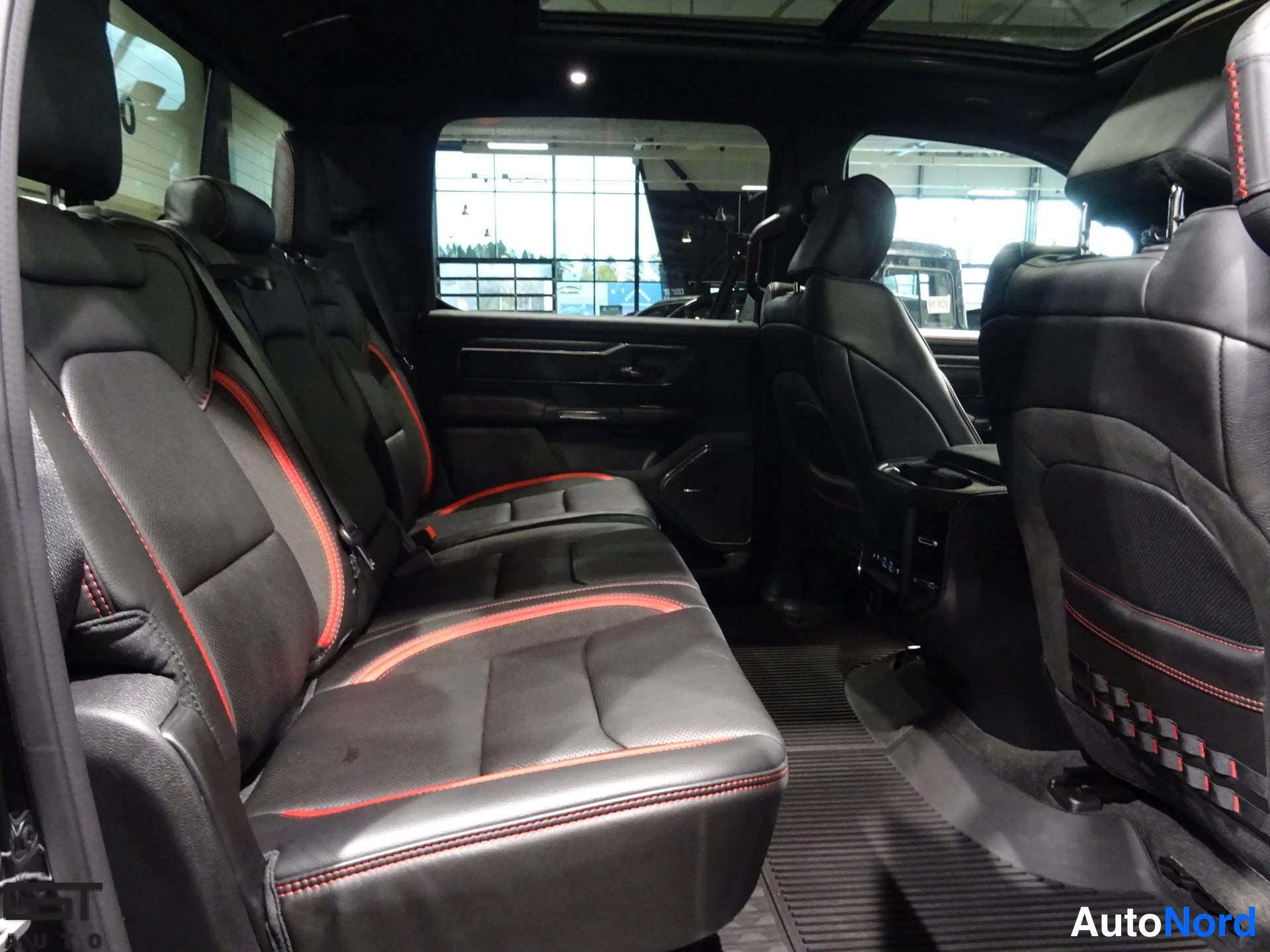 Black Dodge Ram 2021, rear seats, photo 20