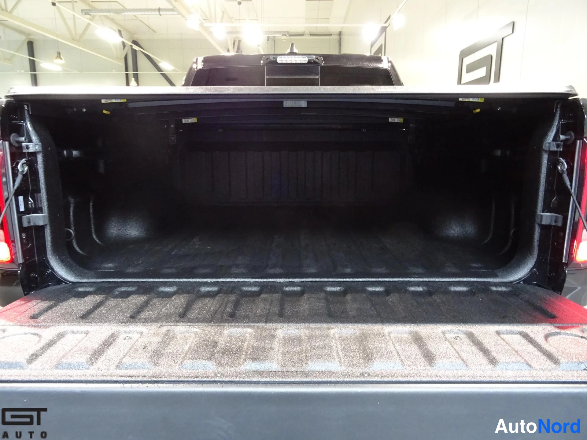 Black Dodge Ram 2021, boot, photo 21