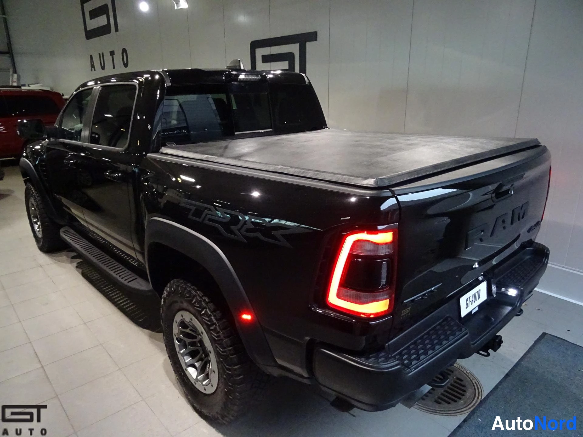 Black Dodge Ram 2021, rear three-quarter, photo 6