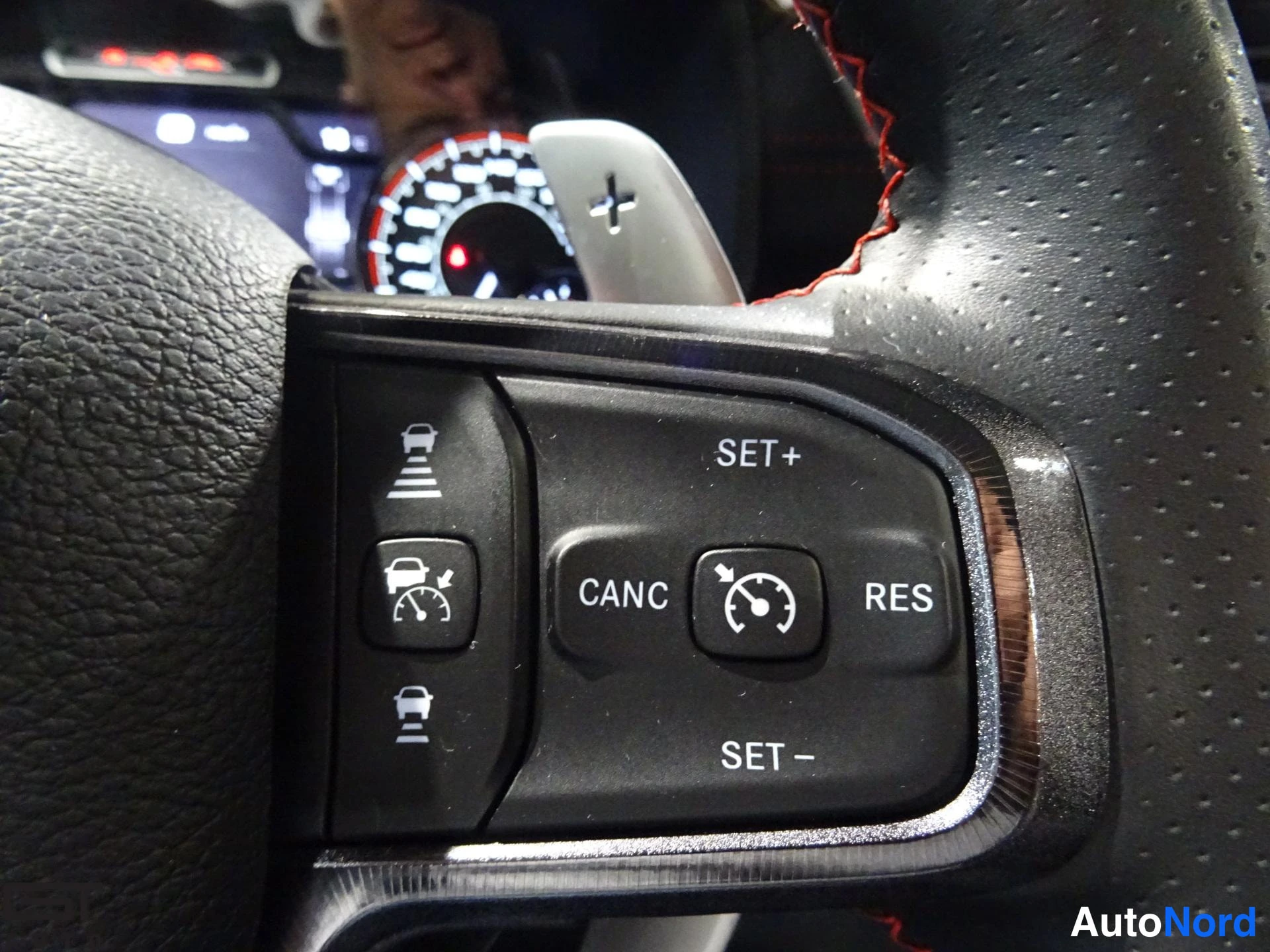 Black Dodge Ram 2021, detail, photo 36