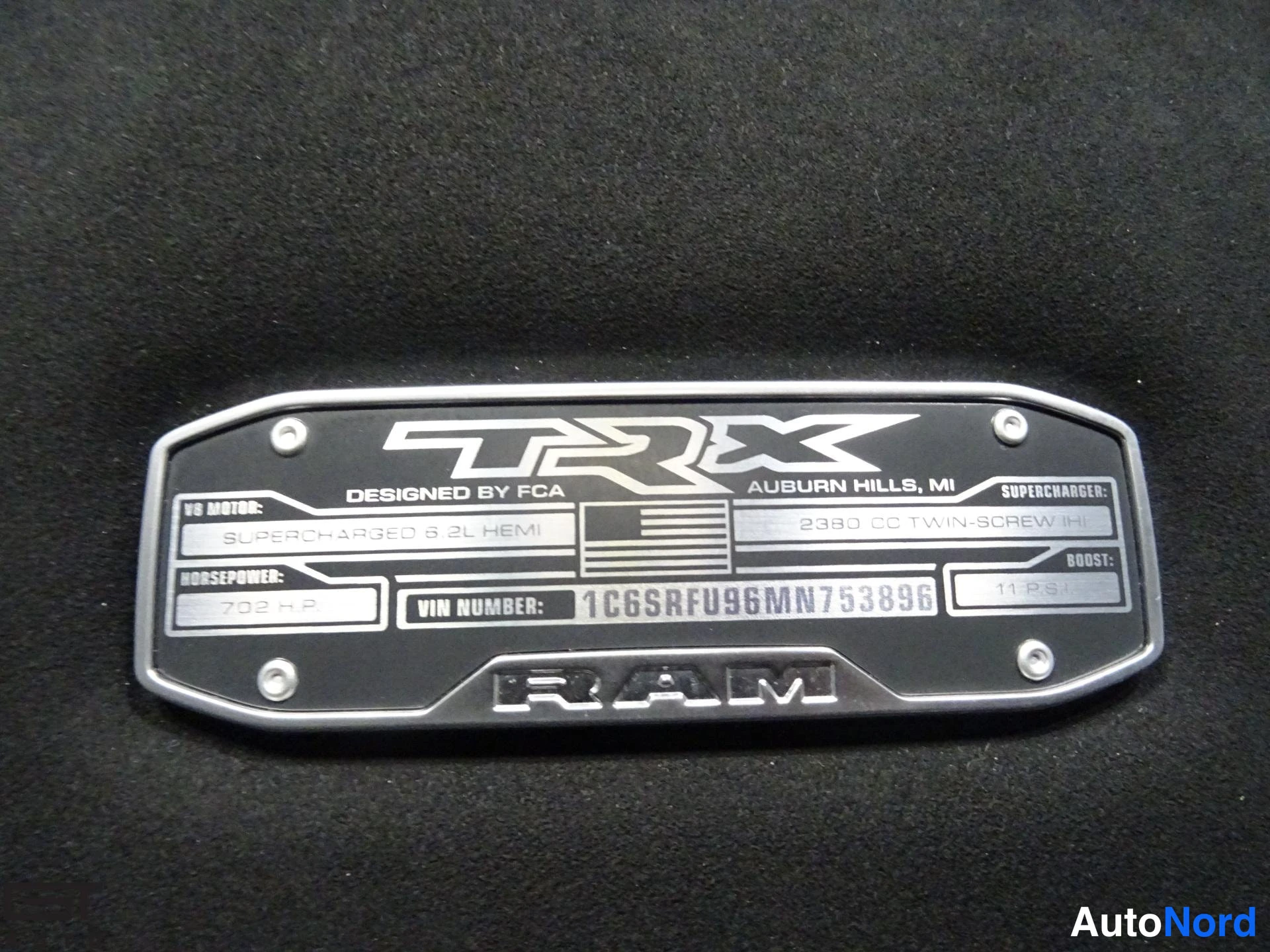 Black Dodge Ram 2021, detail, photo 37