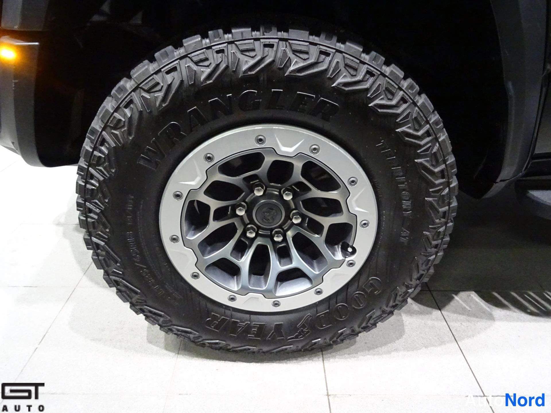 Black Dodge Ram 2021, detail, photo 38