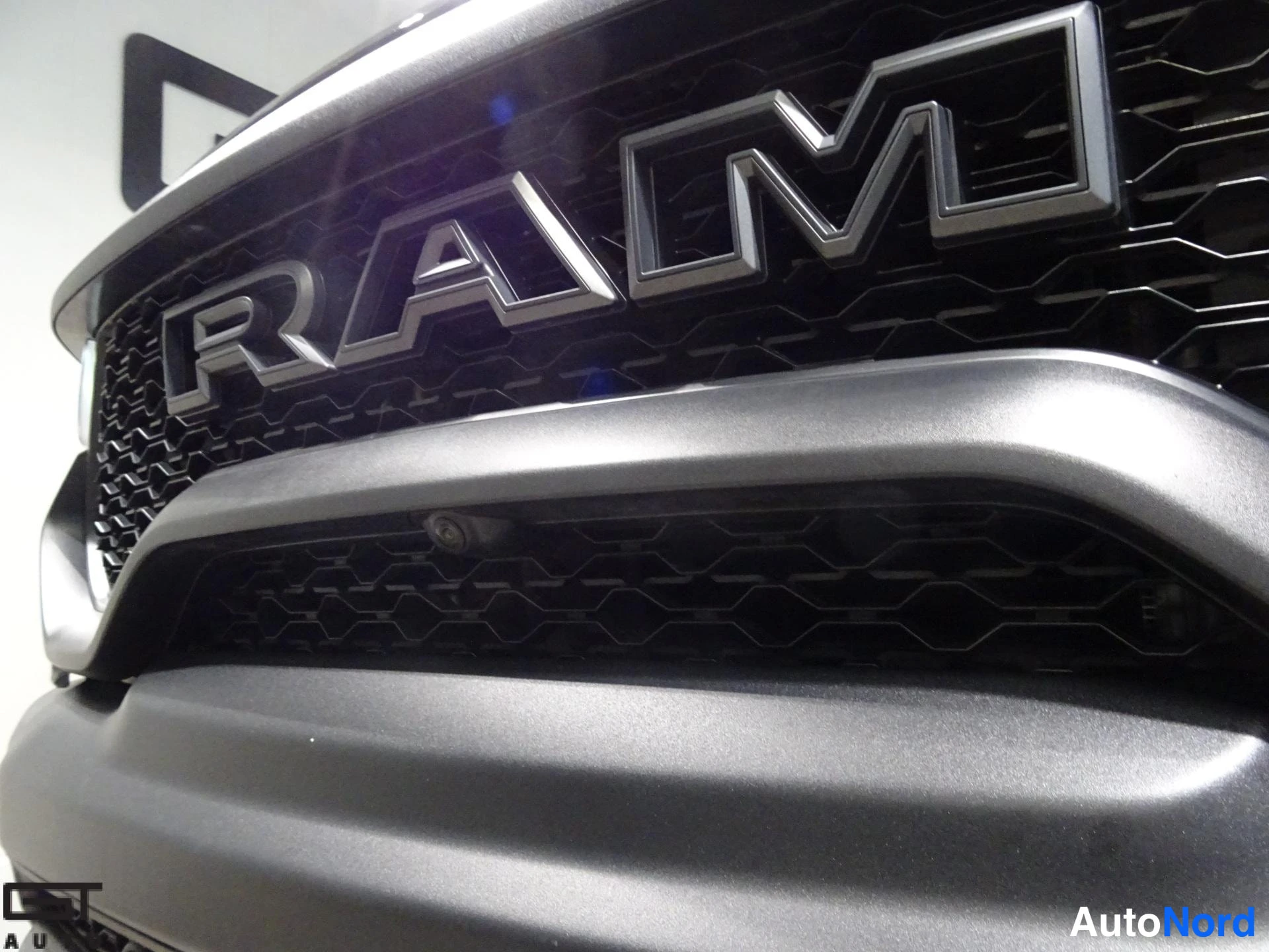 Black Dodge Ram 2021, detail, photo 39