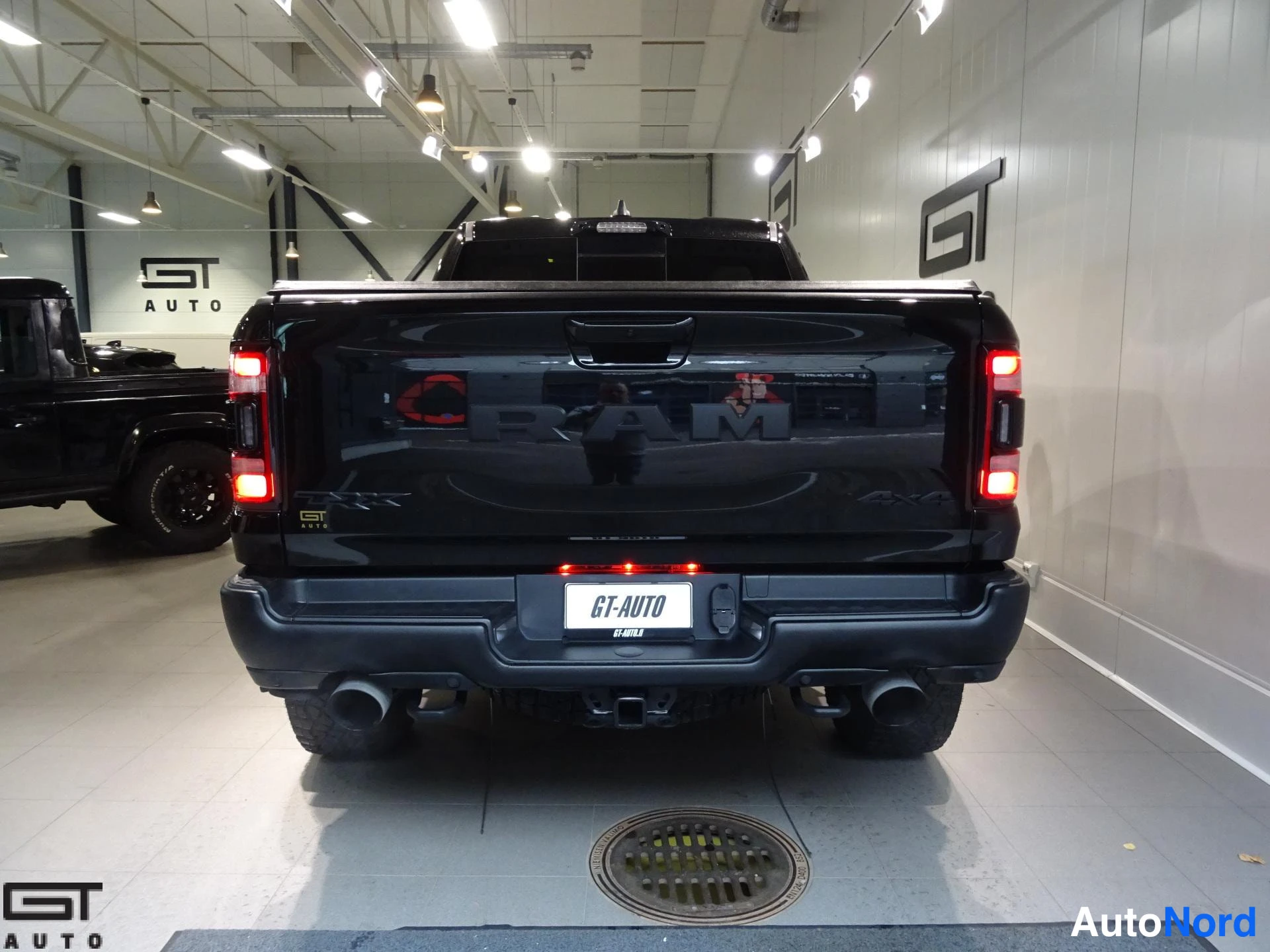 Black Dodge Ram 2021, rear, photo 10