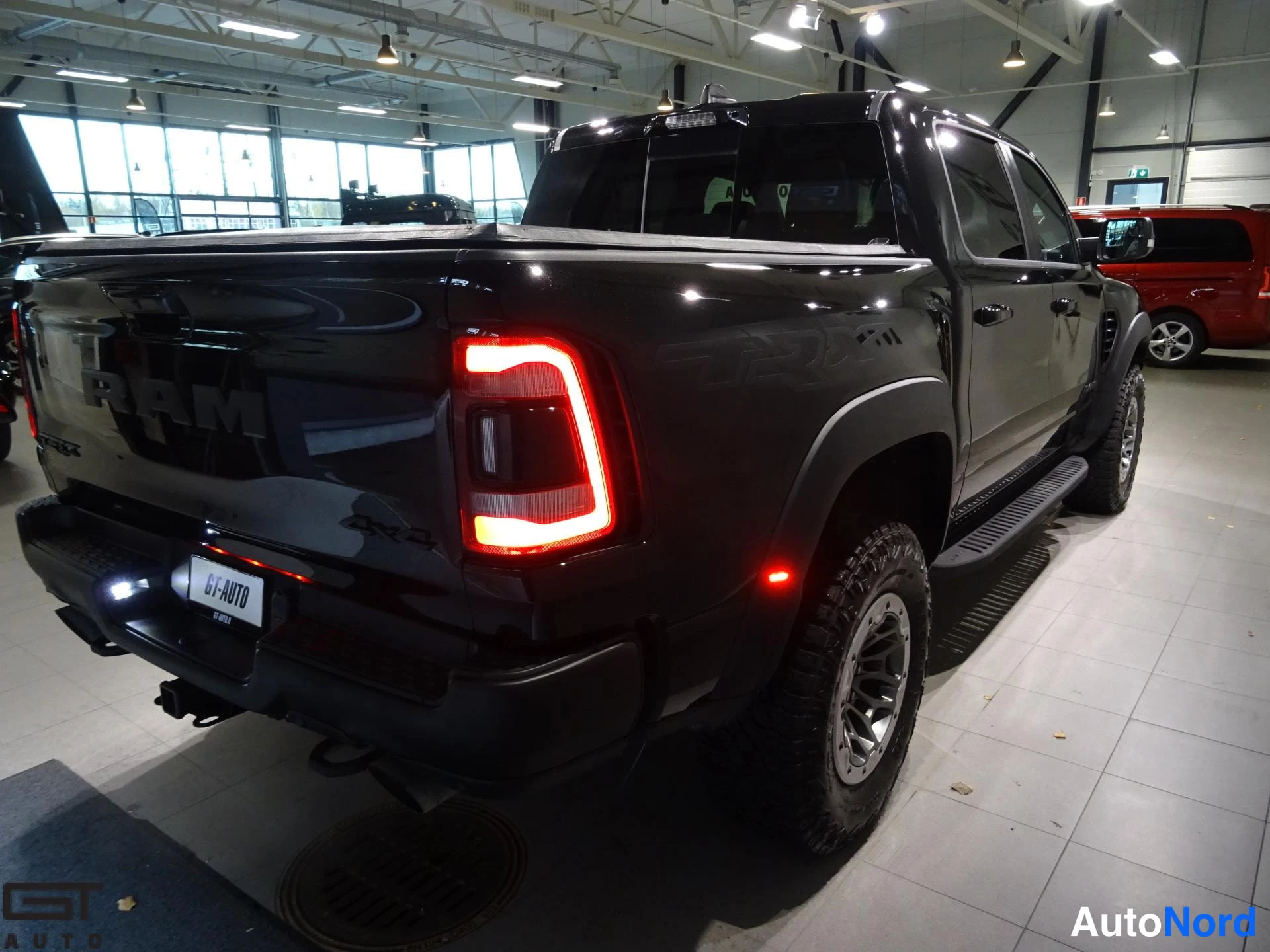 Black Dodge Ram 2021, rear three-quarter, photo 8