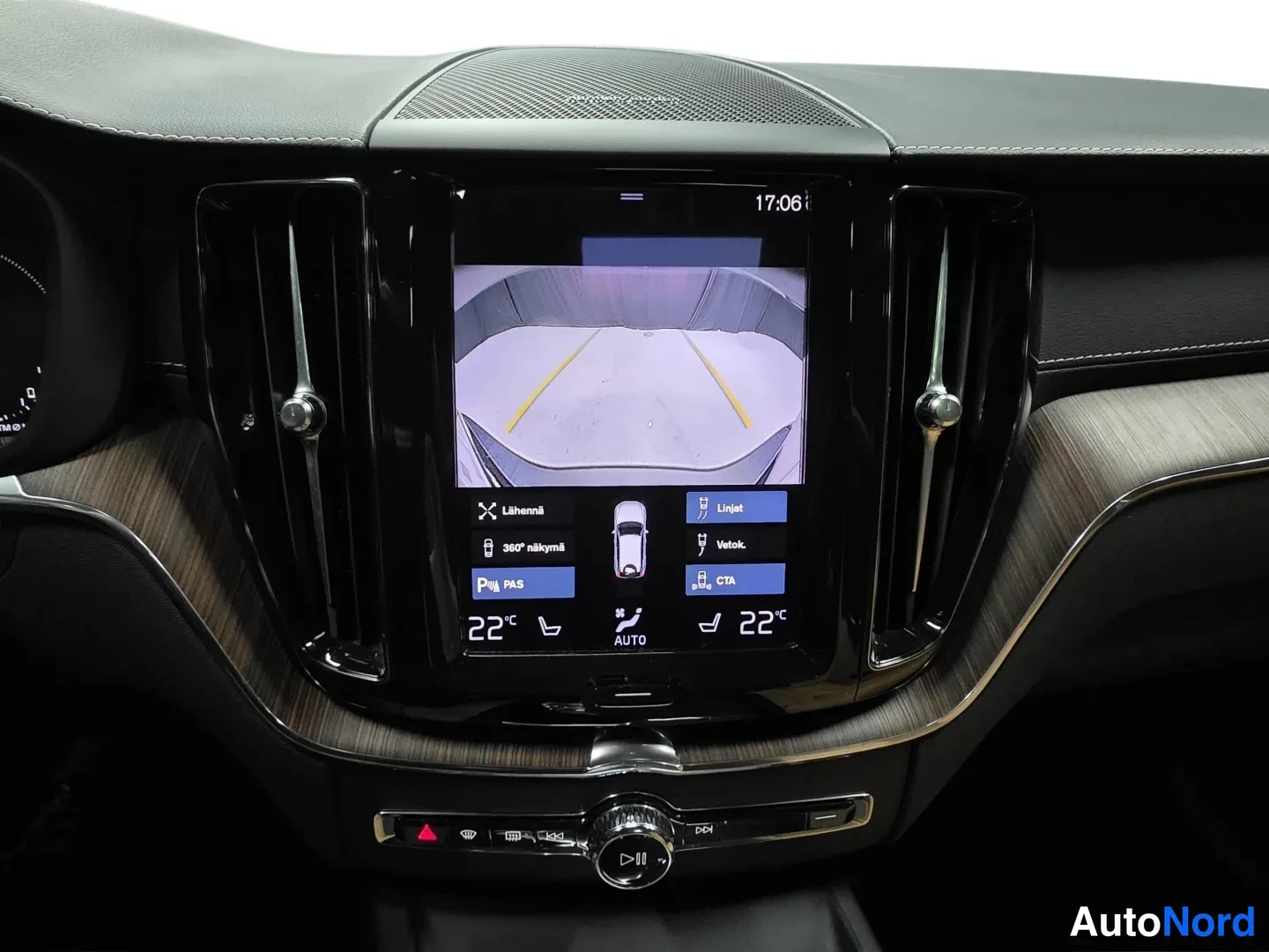Svart Volvo XC60 2021, detalj, bild 19