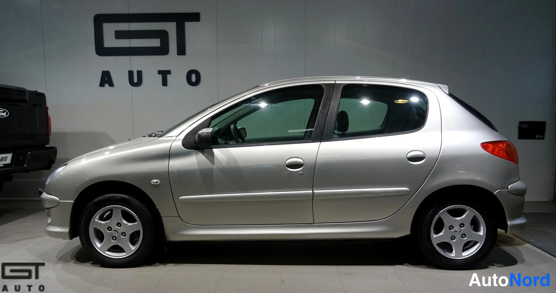 Beige Peugeot 206 2007, sivulta, kuva 4