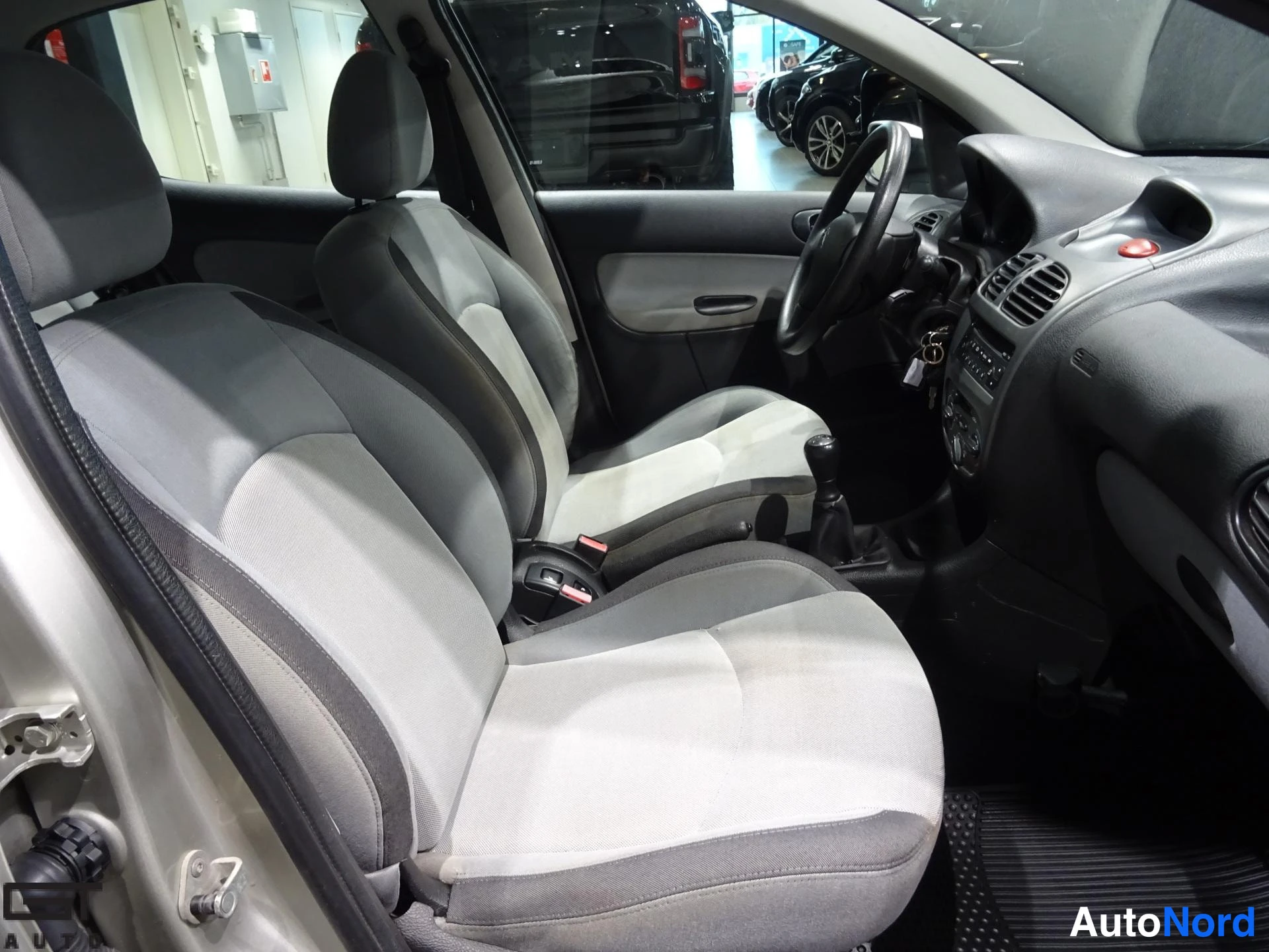 Beige Peugeot 206 2007, etuistuimet, kuva 11