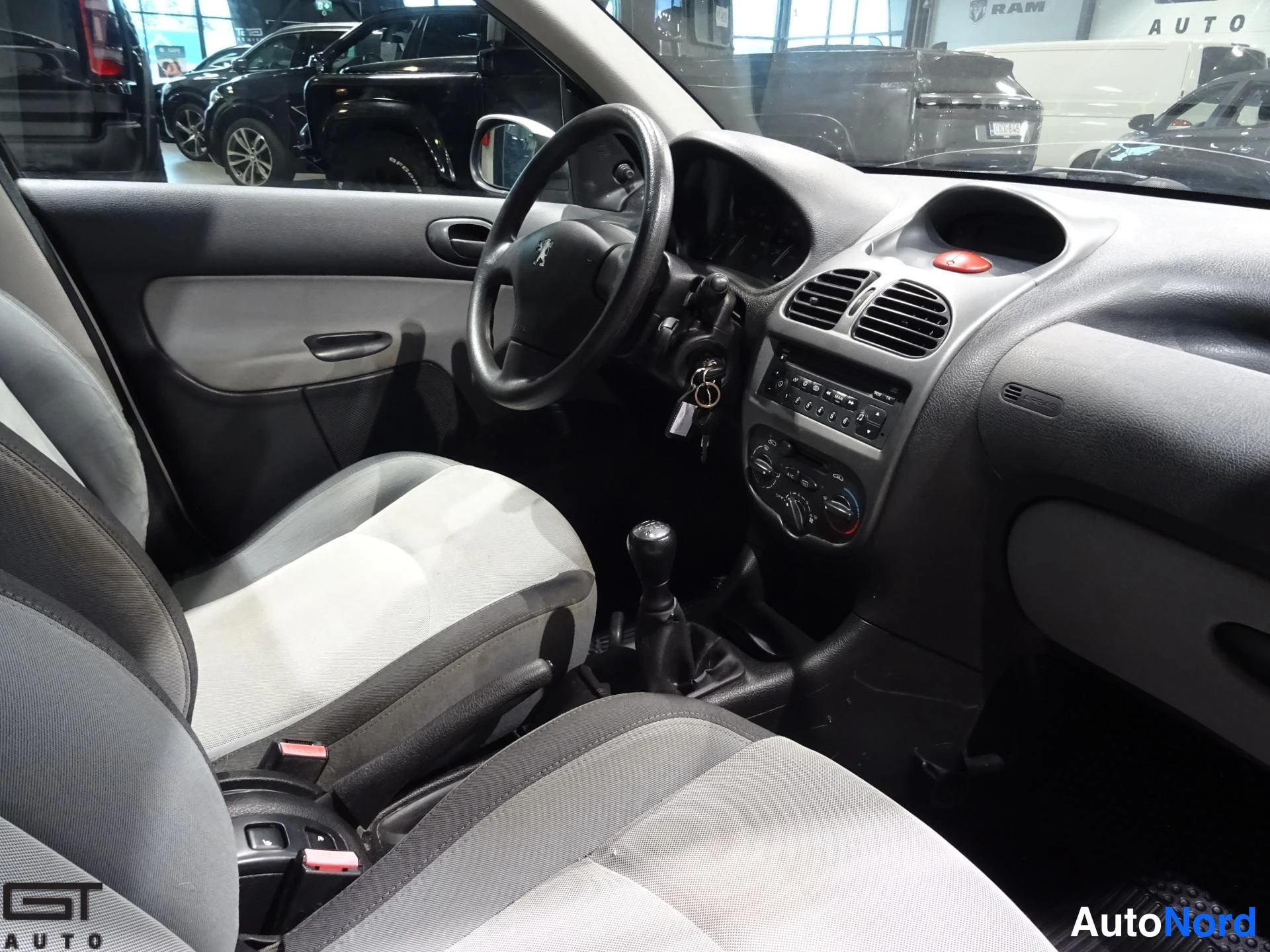 Beige Peugeot 206 2007, ohjaamo, kuva 10