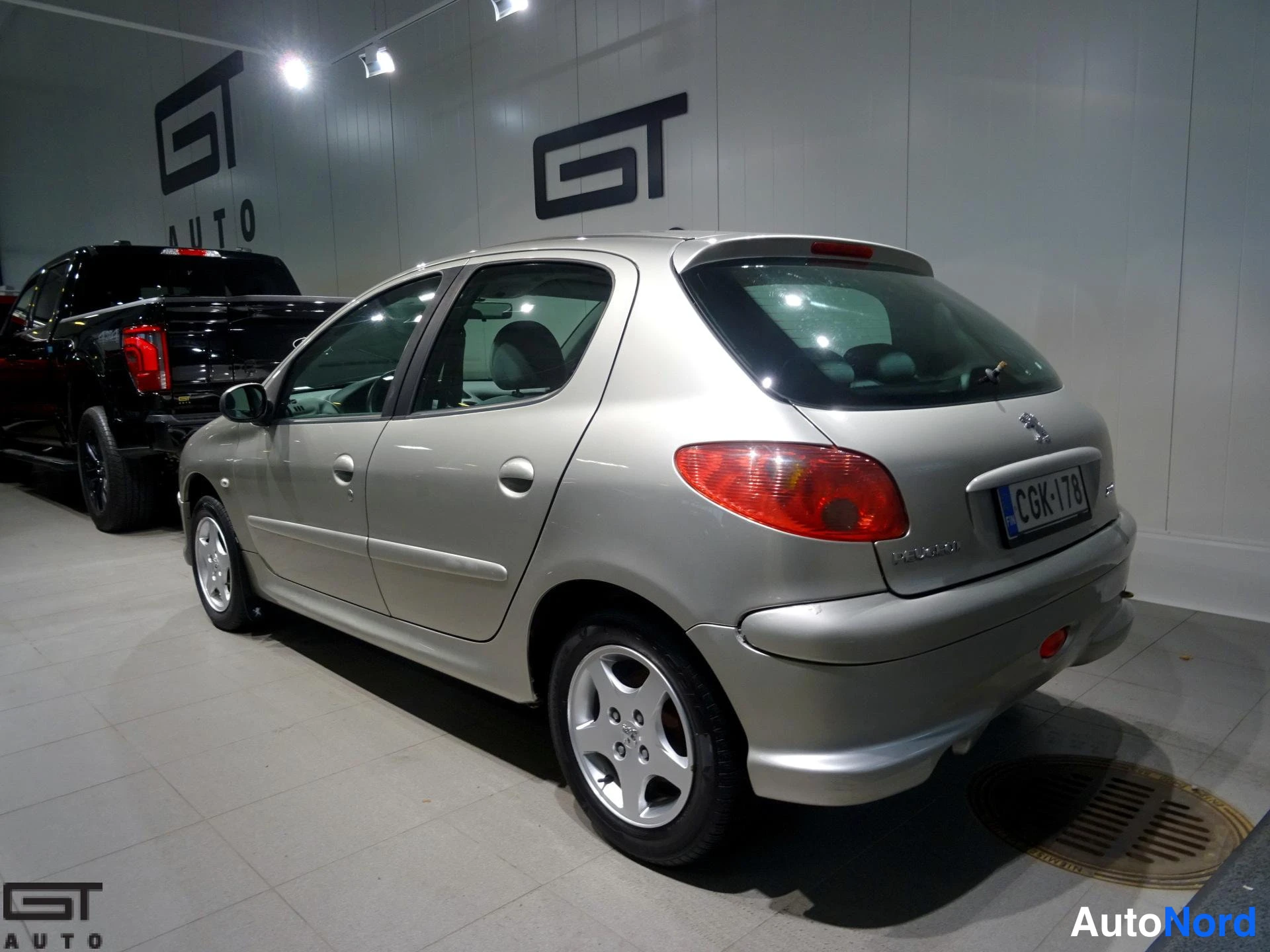 Beige Peugeot 206 2007, takaviisto, kuva 6