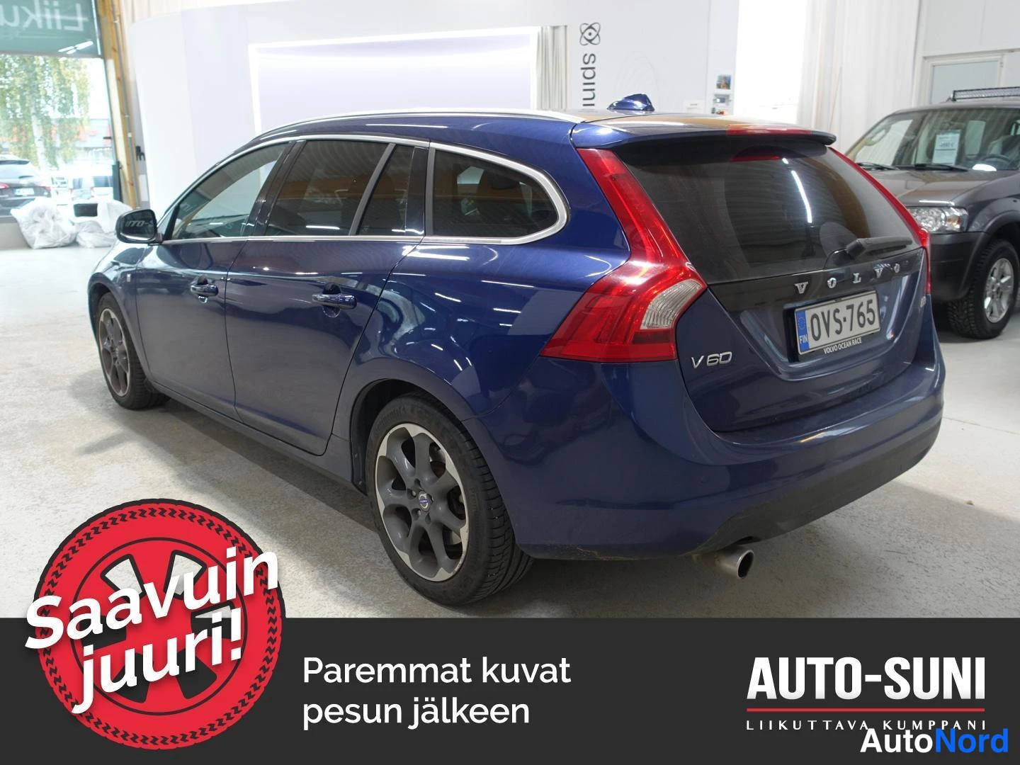 Sininen Volvo V60 2012, takaviisto, kuva 3
