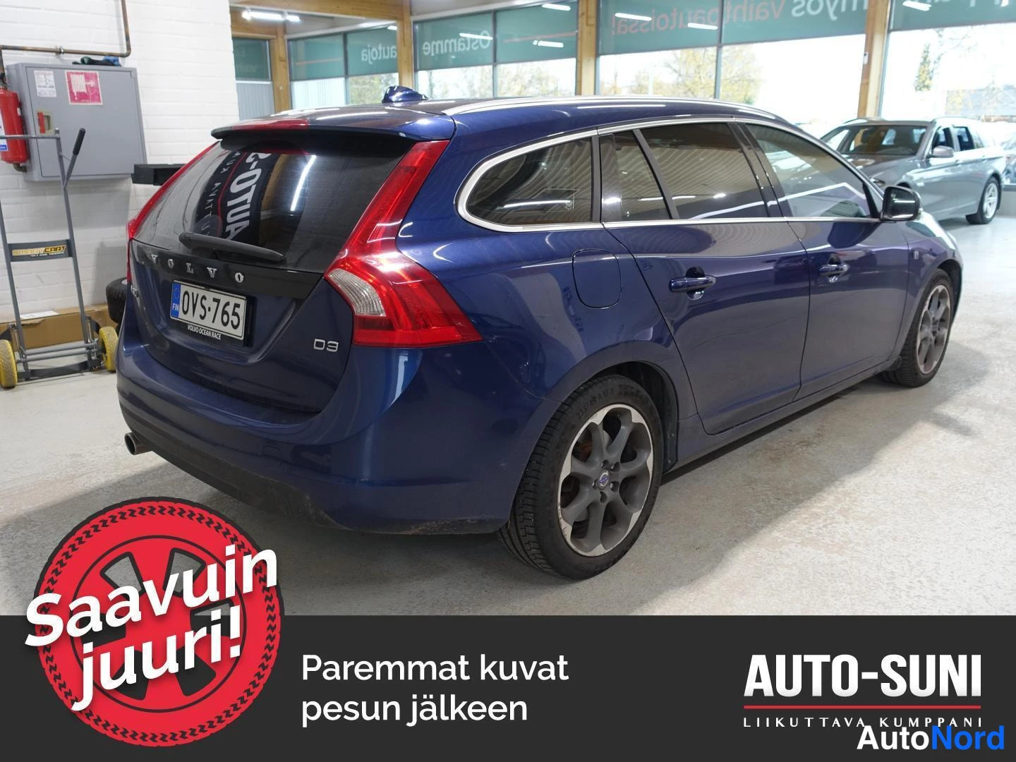 Sininen Volvo V60 2012, takaviisto, kuva 4