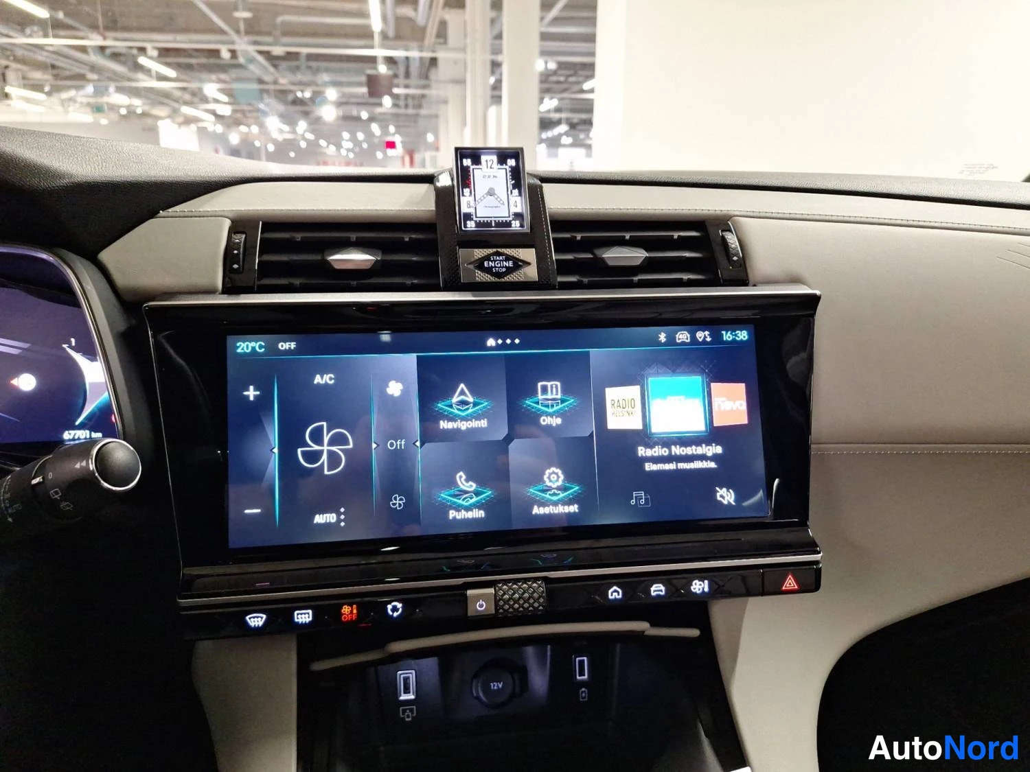 Sininen DS 7 E-Tense 2023, yksityiskohta, kuva 19