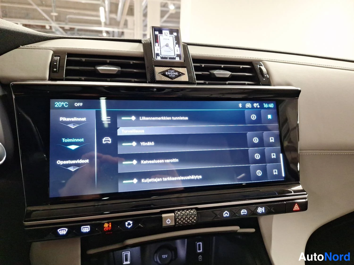 Sininen DS 7 E-Tense 2023, yksityiskohta, kuva 25