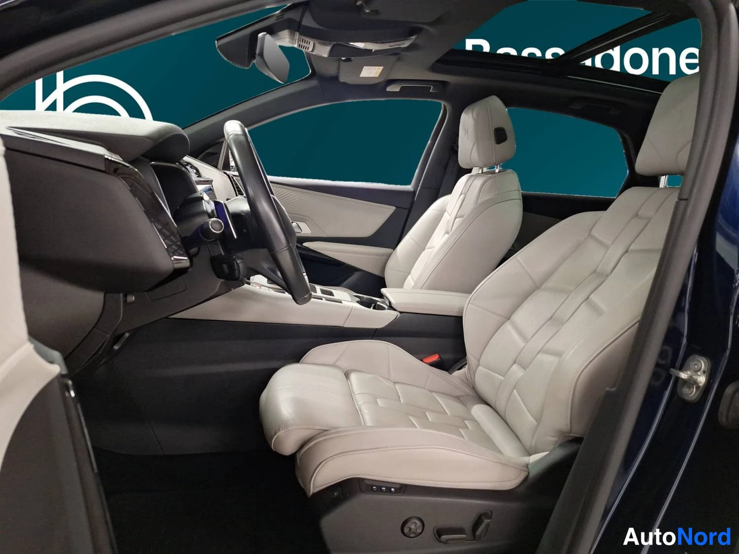 Sininen DS 7 E-Tense 2023, etuistuimet, kuva 12