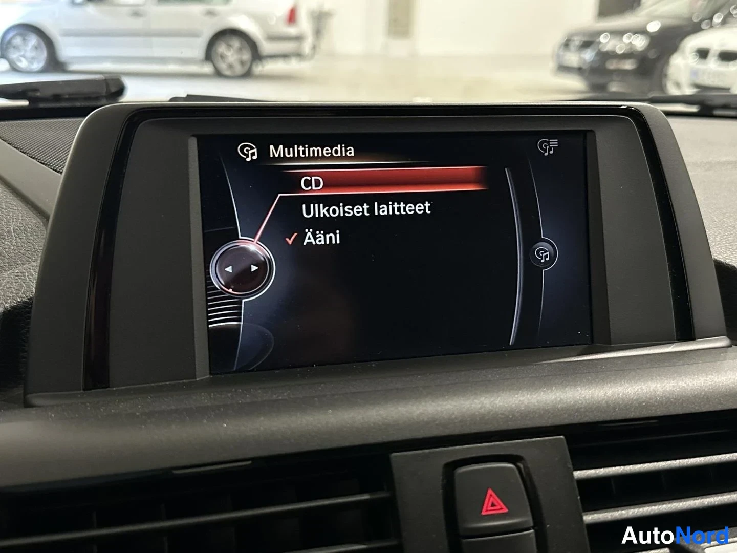 Valkoinen BMW 116i 2014, yksityiskohta, kuva 13