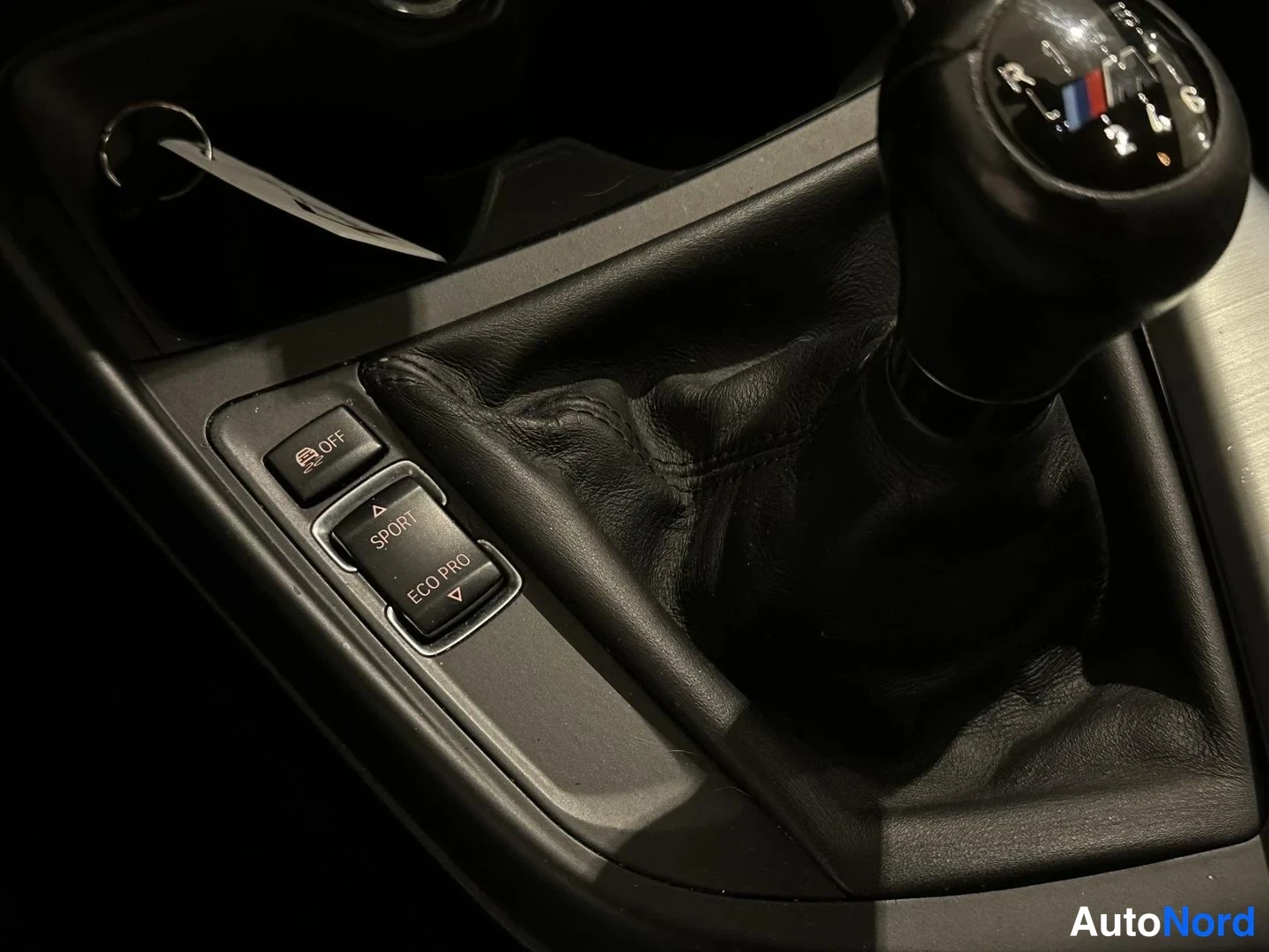 Valkoinen BMW 116i 2014, yksityiskohta, kuva 17