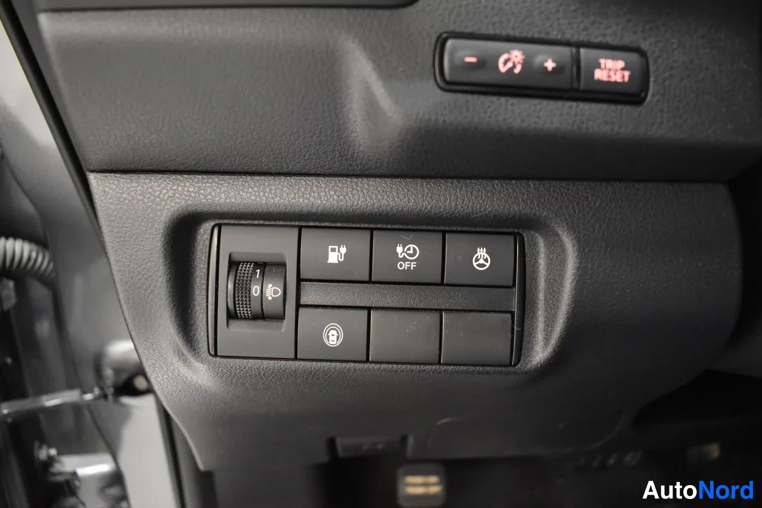 Harmaa Nissan Leaf 2023, yksityiskohta, kuva 19