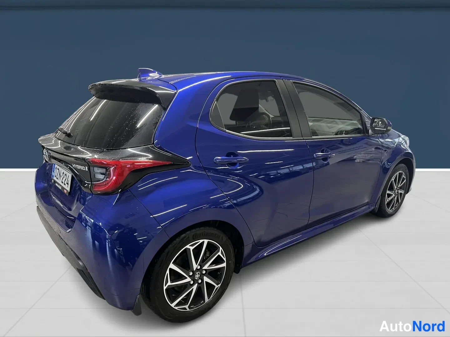 Sininen Toyota Yaris 2022, takaviisto, kuva 9