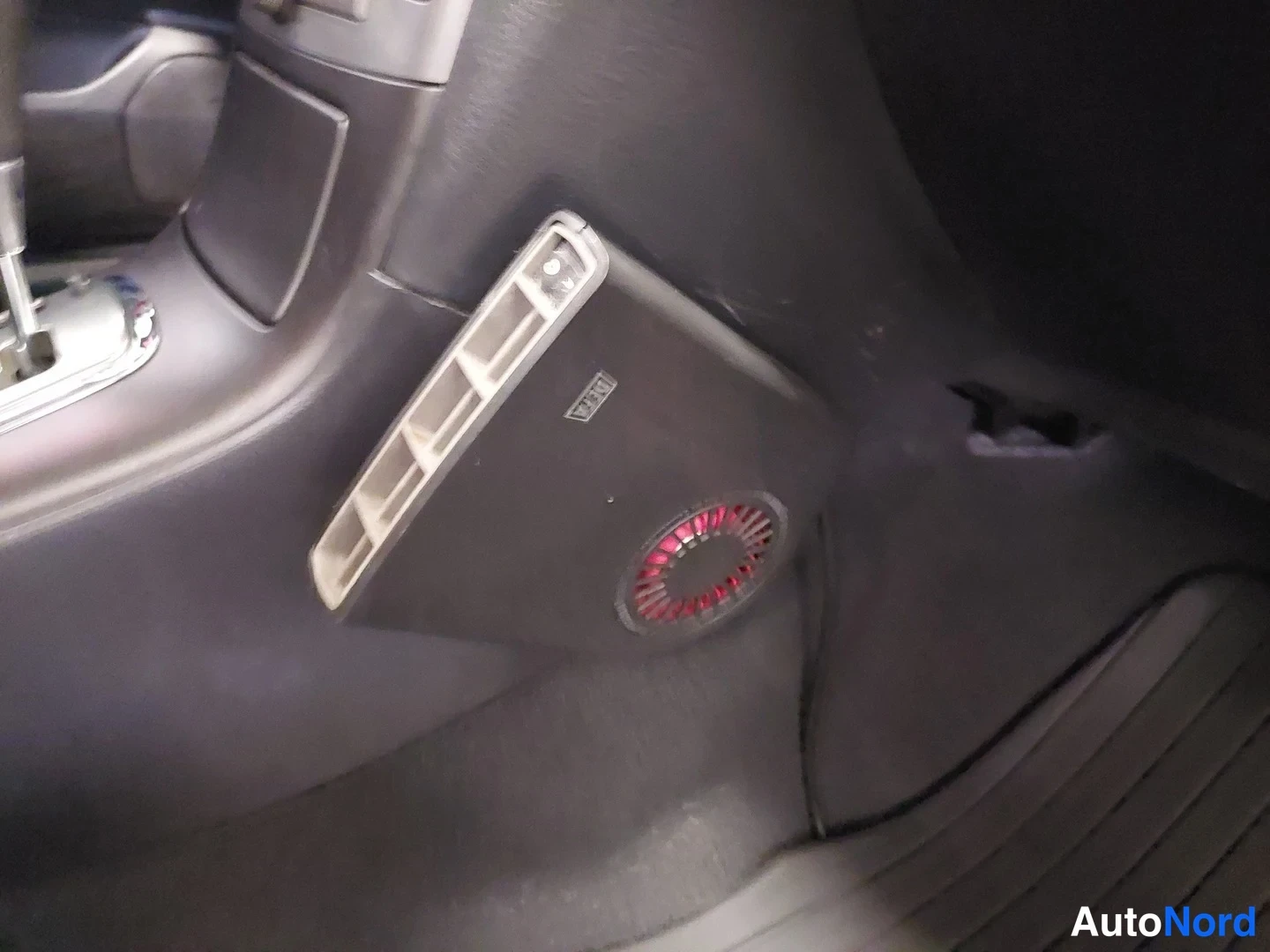 Harmaa Toyota Avensis 2005, yksityiskohta, kuva 23