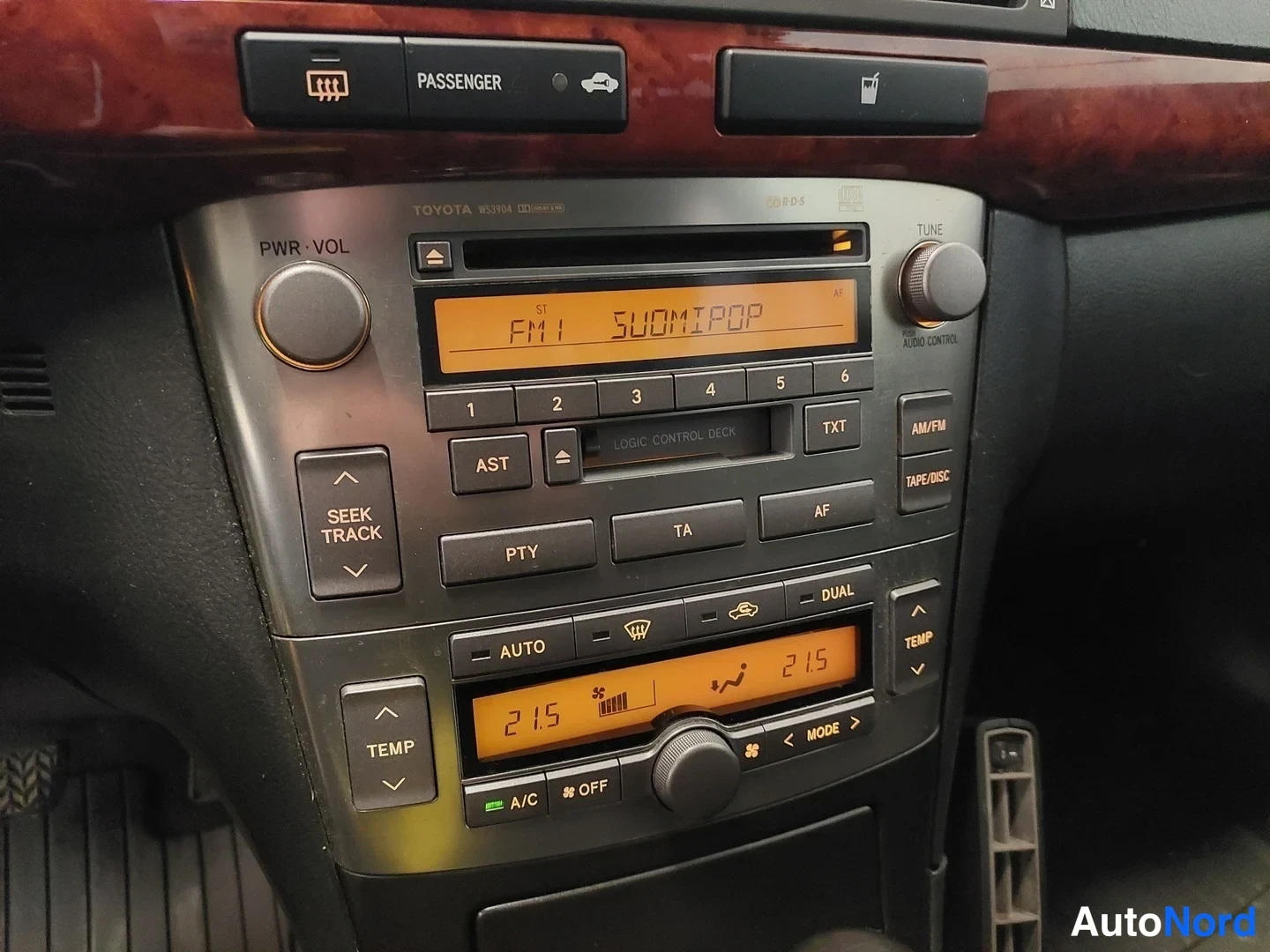 Harmaa Toyota Avensis 2005, yksityiskohta, kuva 18