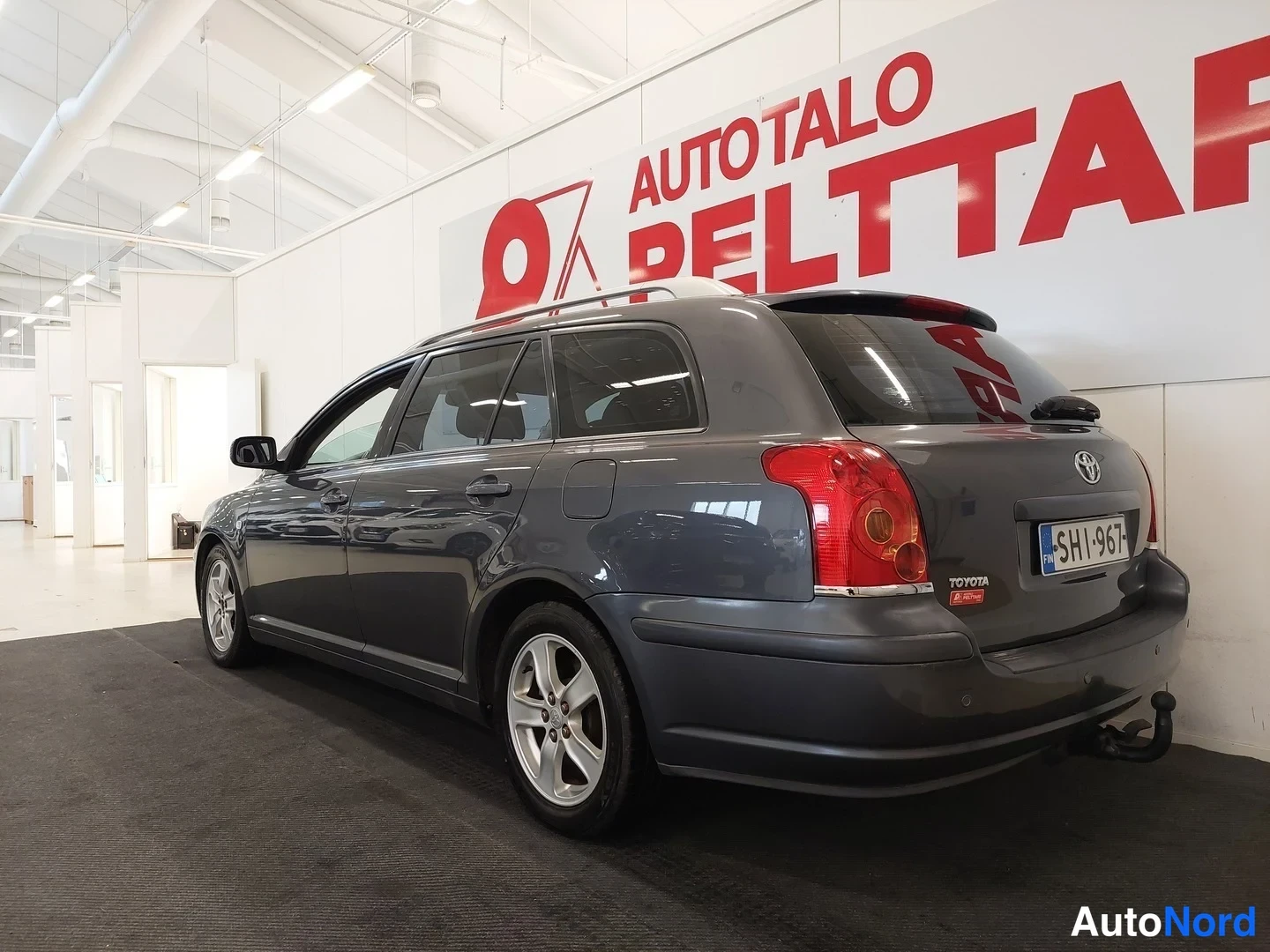 Harmaa Toyota Avensis 2005, takaviisto, kuva 7
