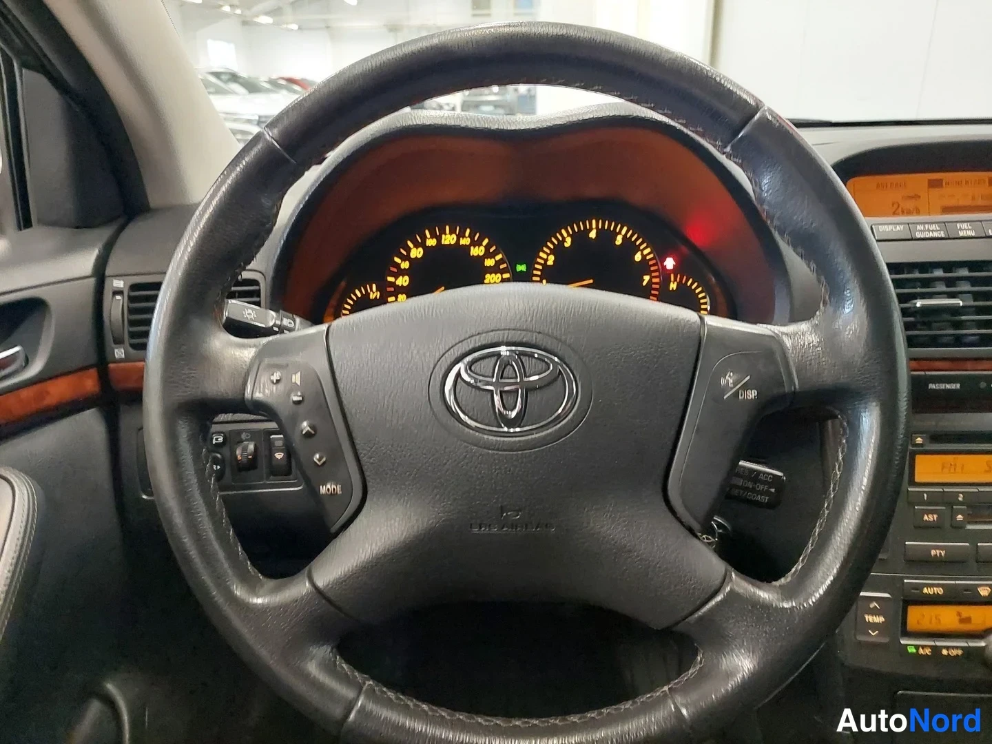 Harmaa Toyota Avensis 2005, yksityiskohta, kuva 22