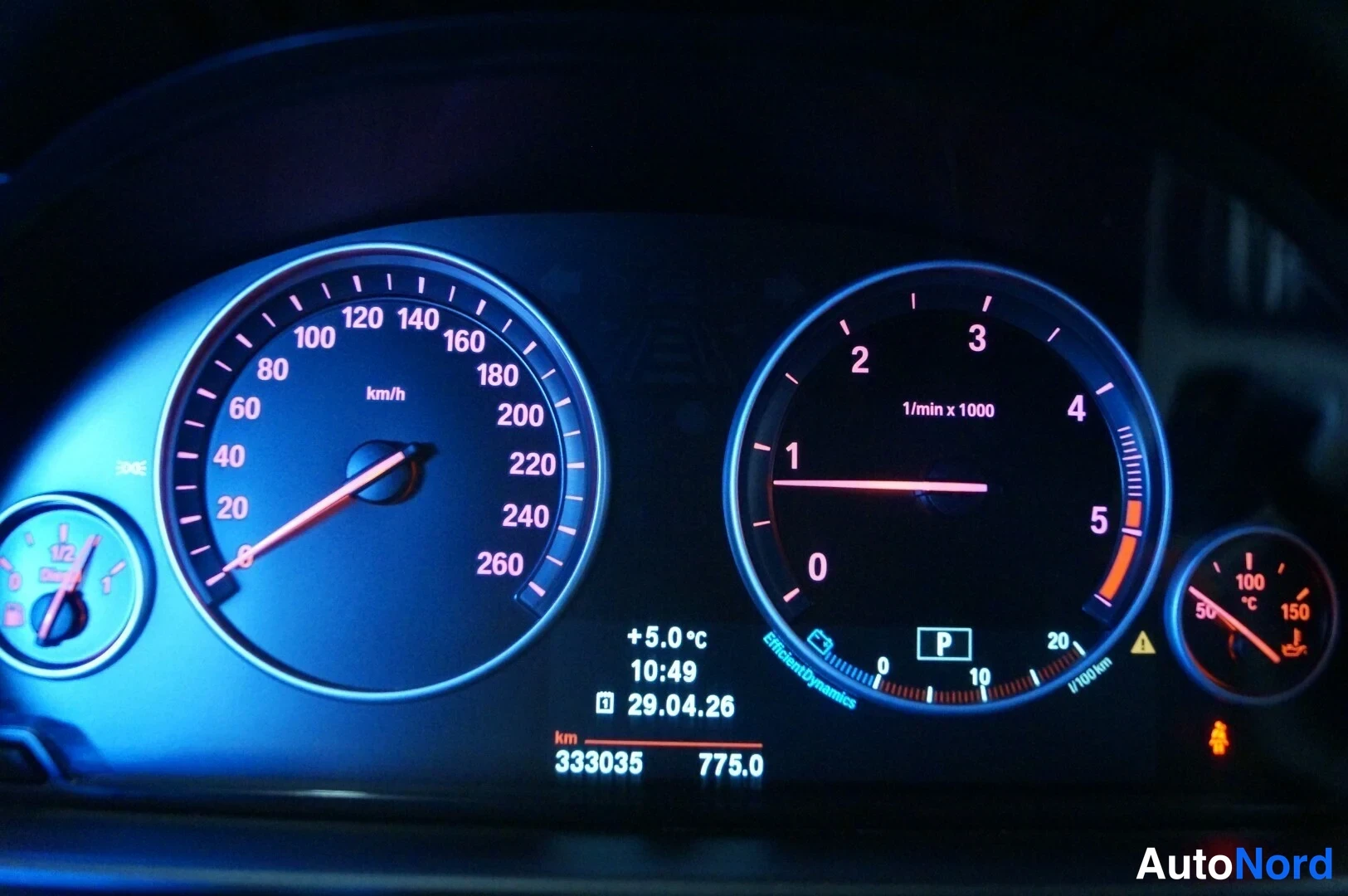 Harmaa BMW 520d 2011, yksityiskohta, kuva 12