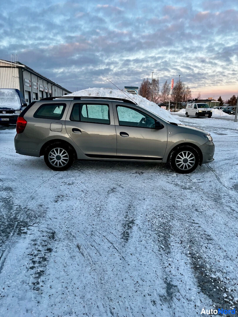 Beige Dacia Logan MCV 2014, front three-quarter, nose to the right, photo 3