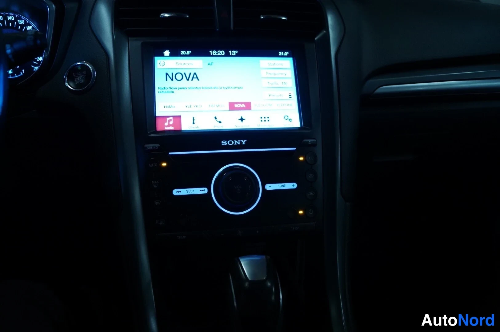Hopea Ford Mondeo 2018, ohjaamo, kuva 6