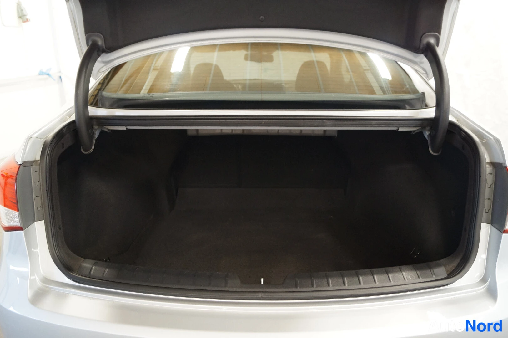 Hopea Hyundai i40 2012, tavaratila, kuva 9
