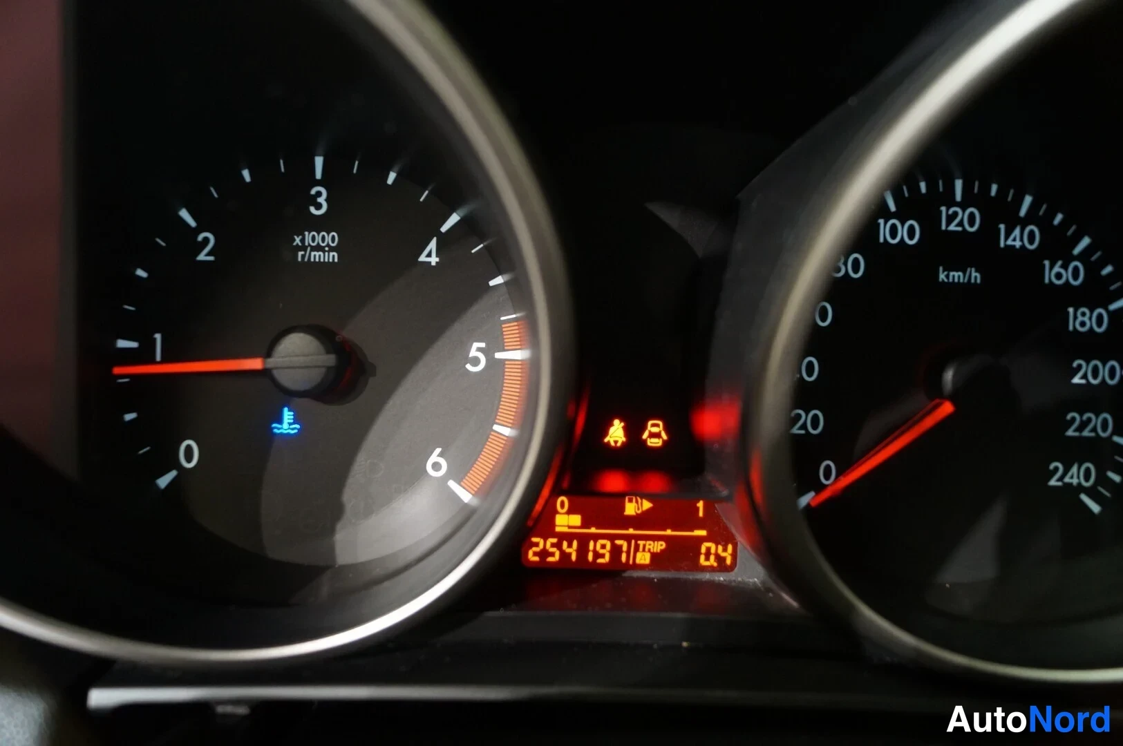 Sininen Mazda 3 2010, yksityiskohta, kuva 12