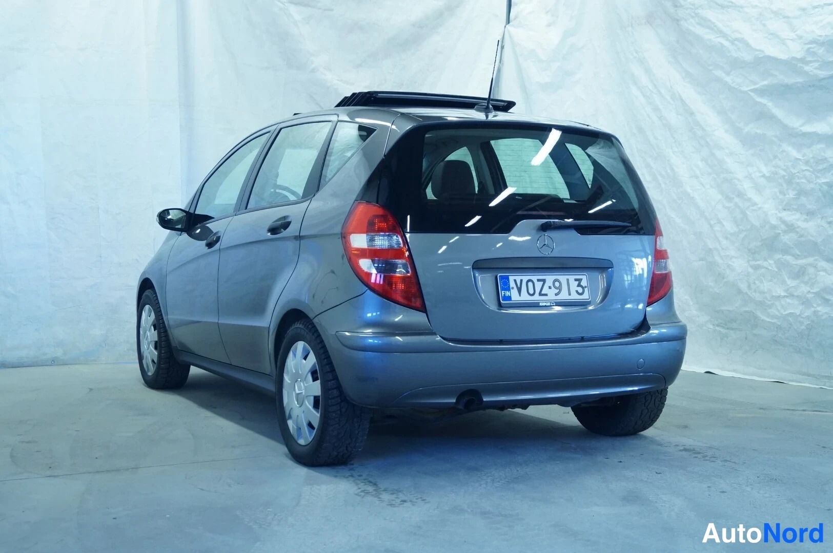 Harmaa Mercedes-Benz A 150 2008, takaa, kuva 4