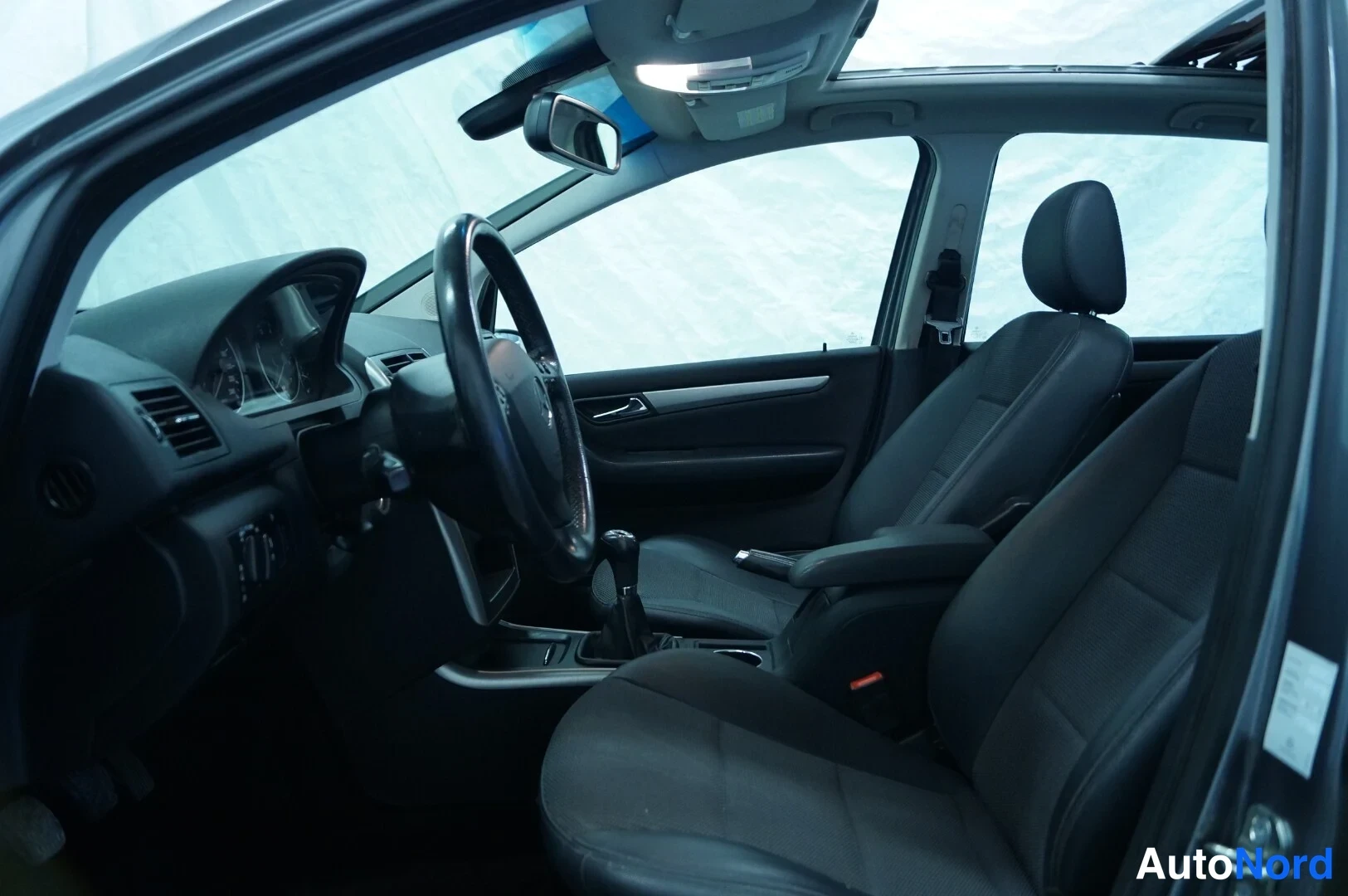 Harmaa Mercedes-Benz A 150 2008, etuistuimet, kuva 9