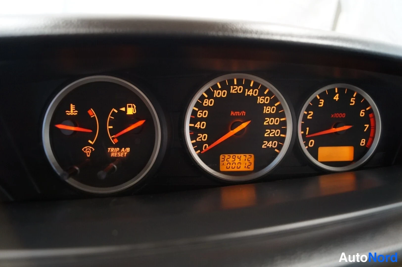 Blue Nissan Primera 2002, detail, photo 12