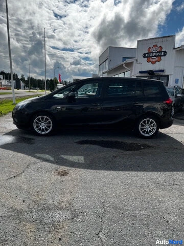Musta Opel Zafir Tourer 2014, sivulta, kuva 4