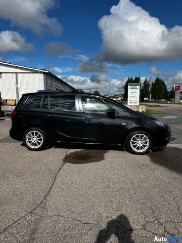 Musta Opel Zafir Tourer 2014, etuviisto, keula oikealle, kuva 2