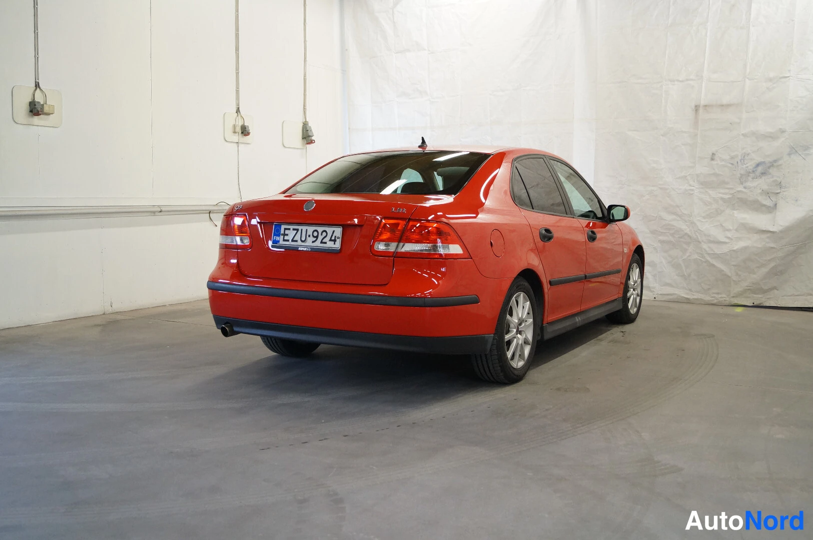 Punainen Saab 9-3 2003, takaviisto, kuva 3