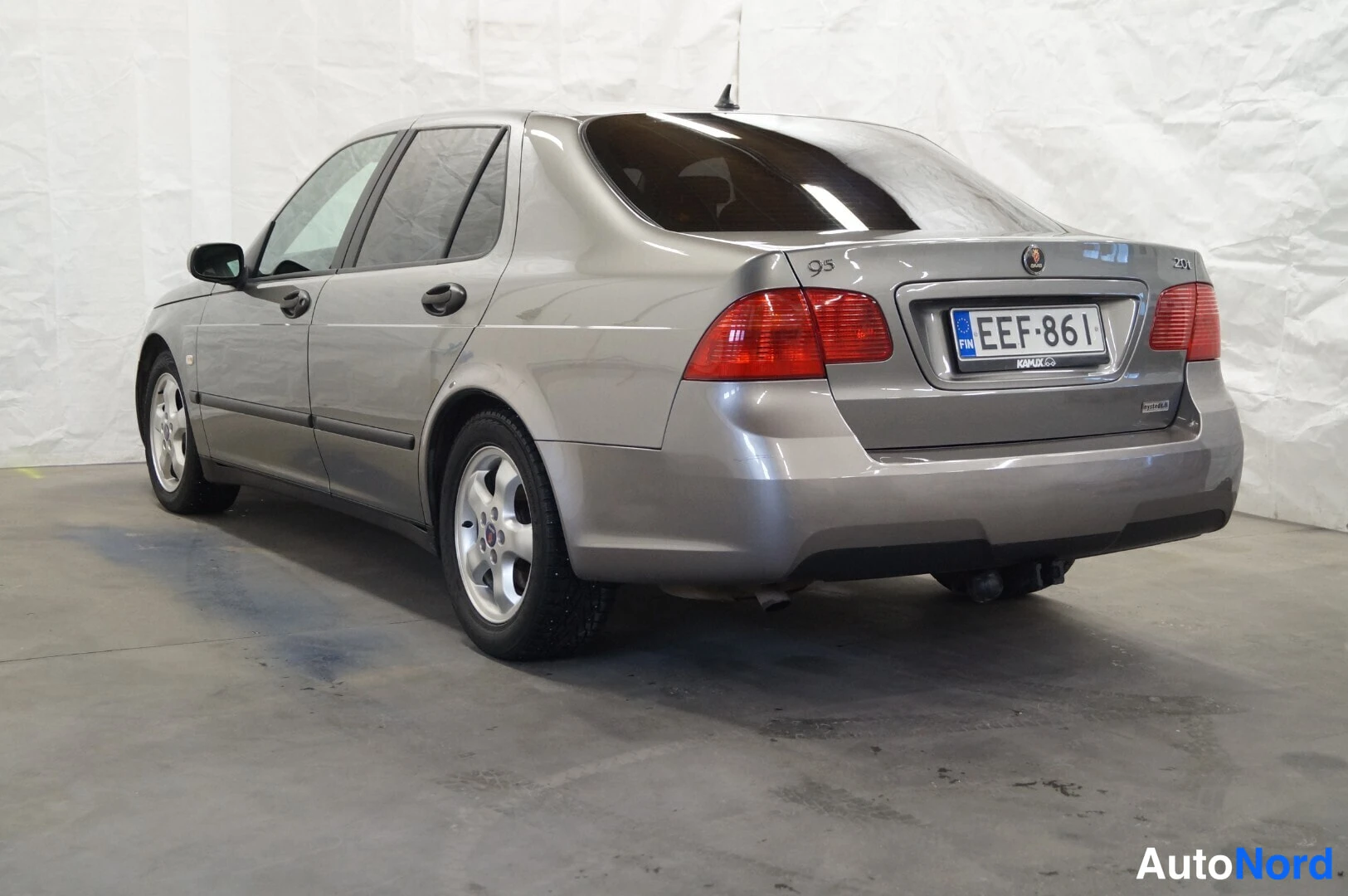Ruskea Saab 9-5 2006, takaviisto, kuva 4