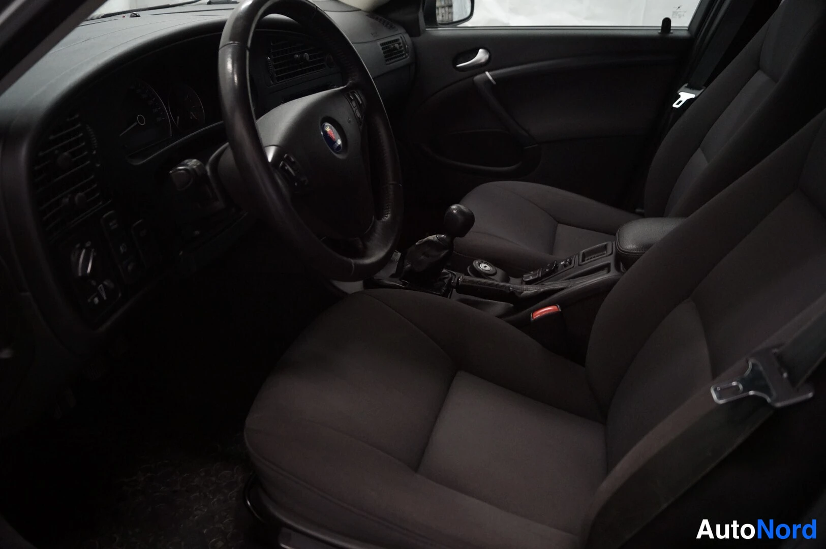 Ruskea Saab 9-5 2006, etuistuimet, kuva 8